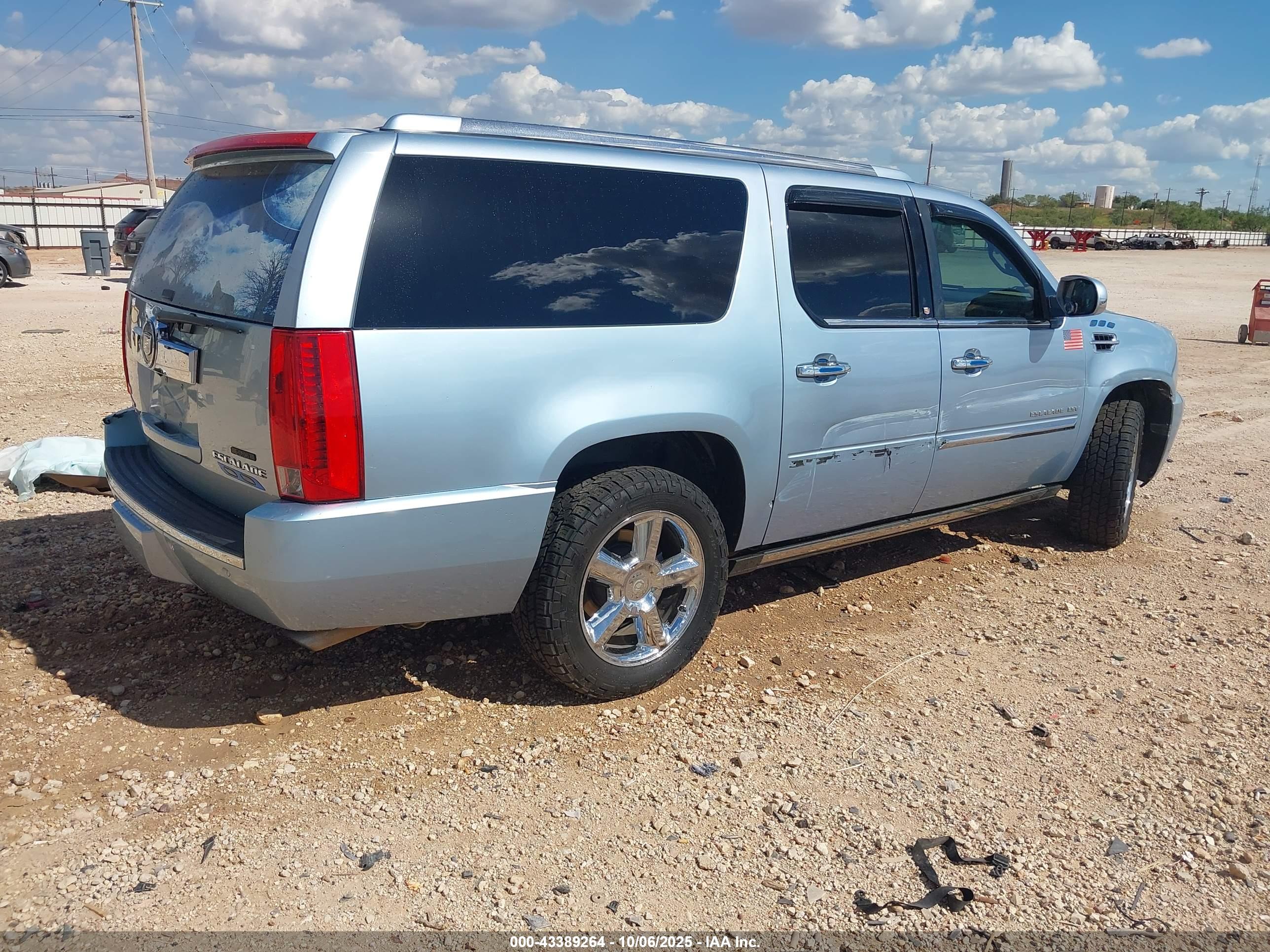 CADILLAC ESCALADE image 4