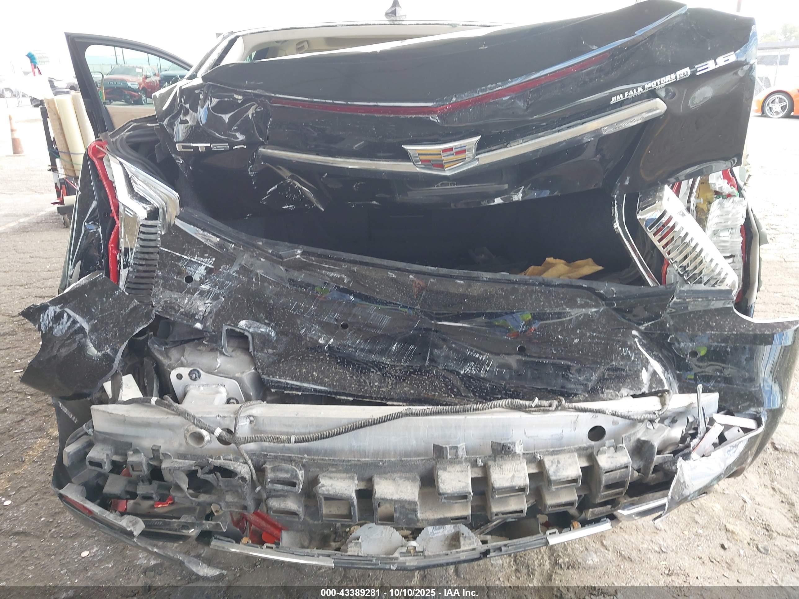 CADILLAC CTS image 6