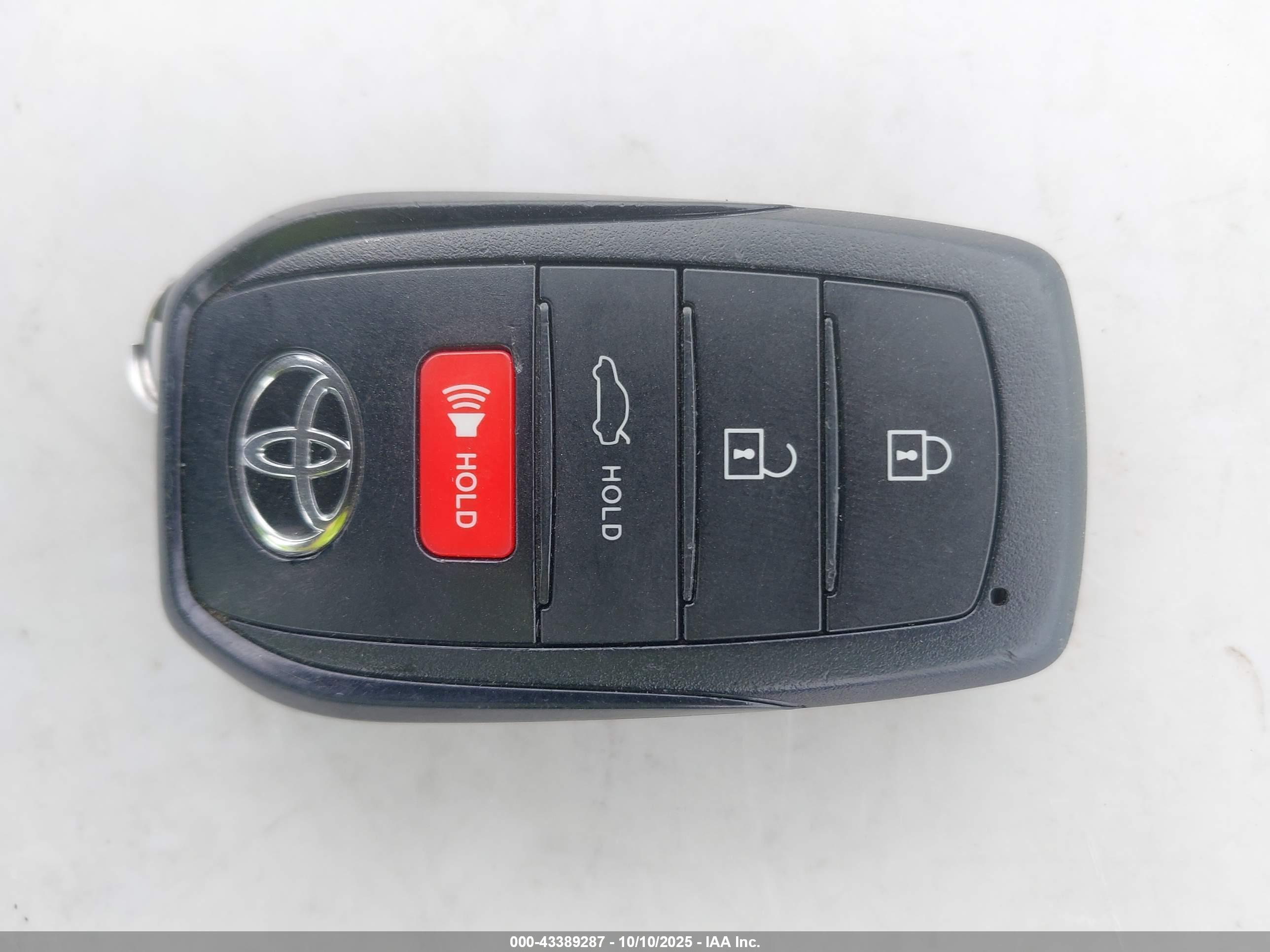 TOYOTA COROLLA image 11
