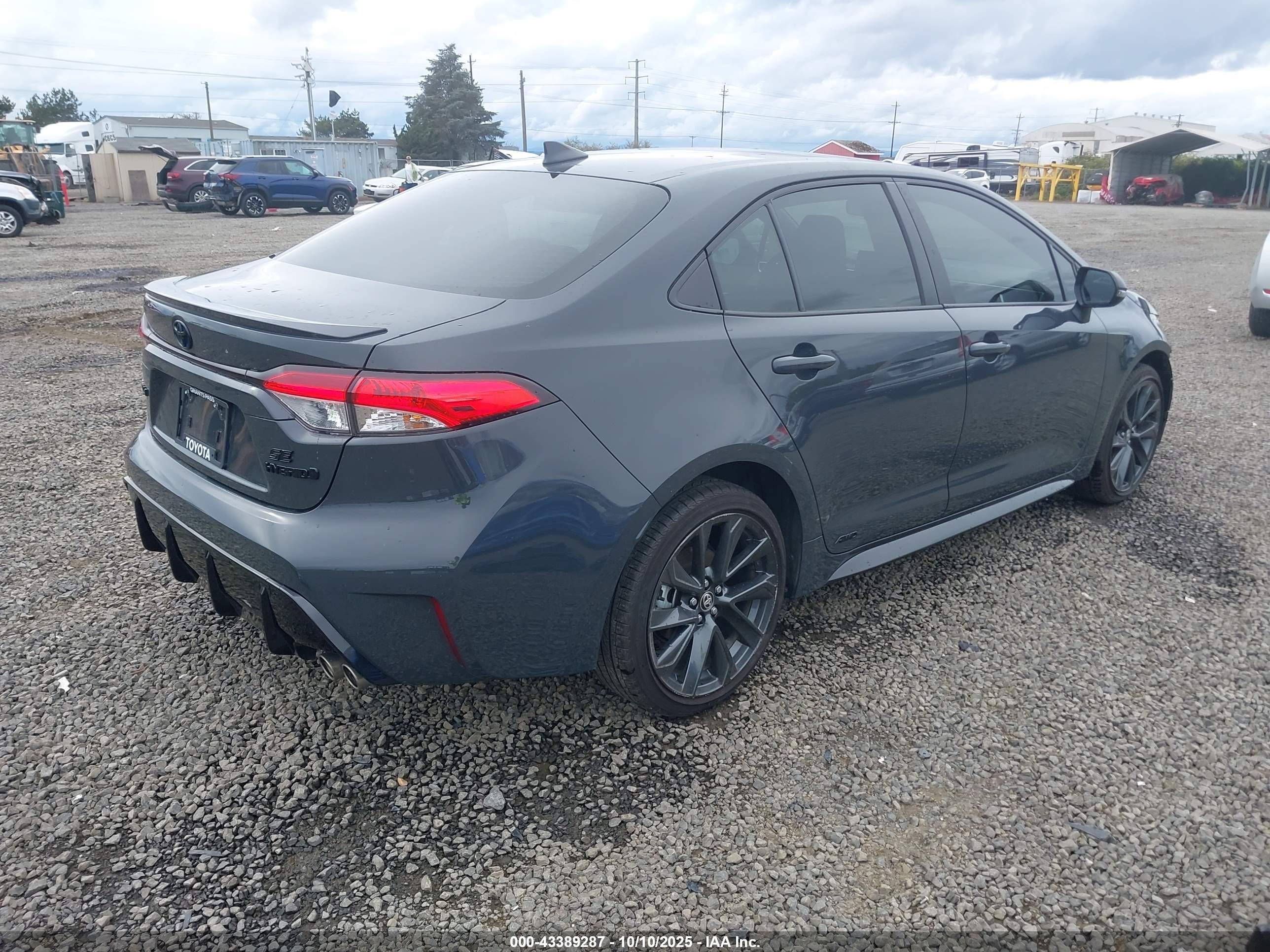 TOYOTA COROLLA image 4