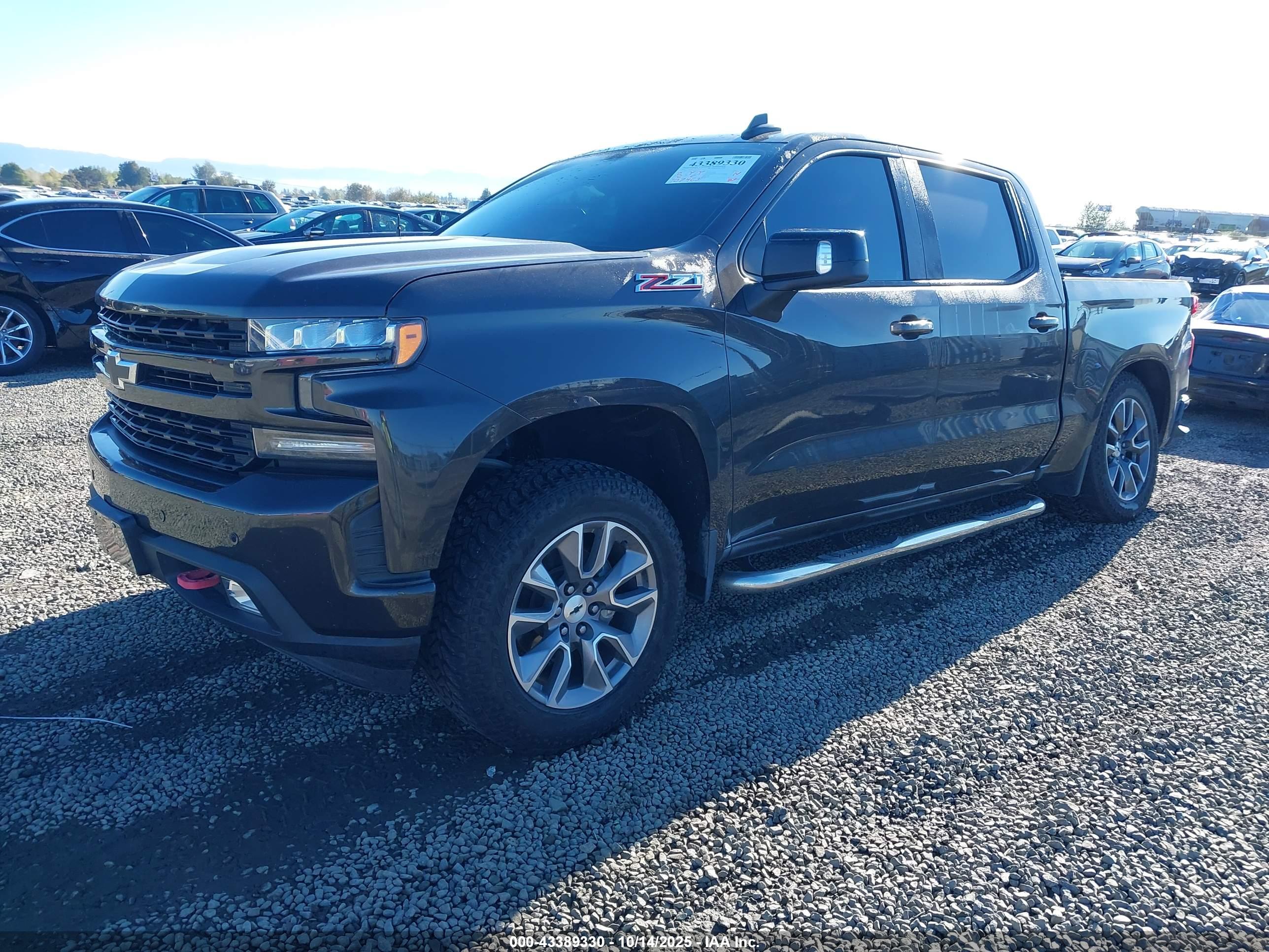 CHEVROLET SILVERADO image 2