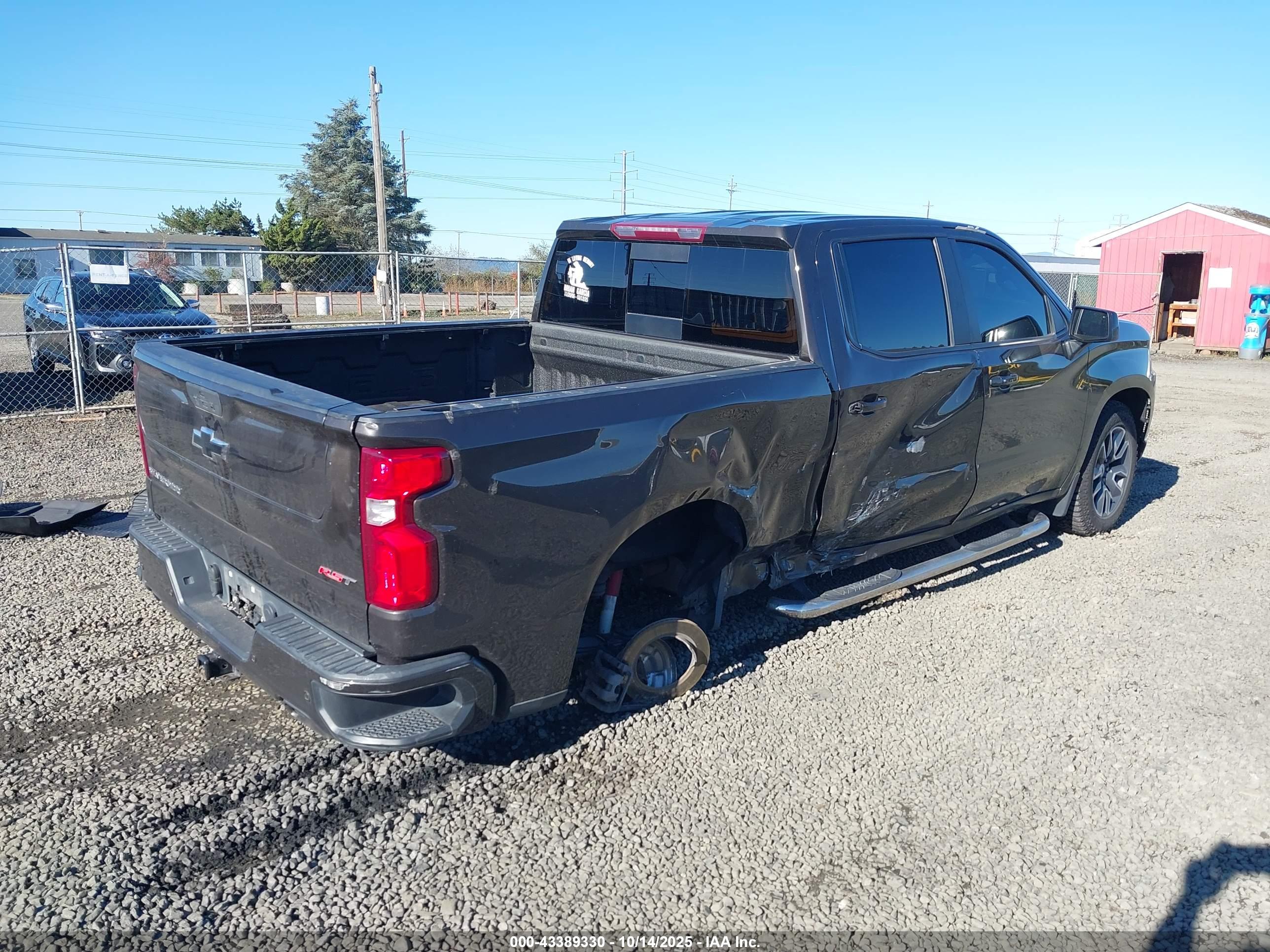 CHEVROLET SILVERADO image 4