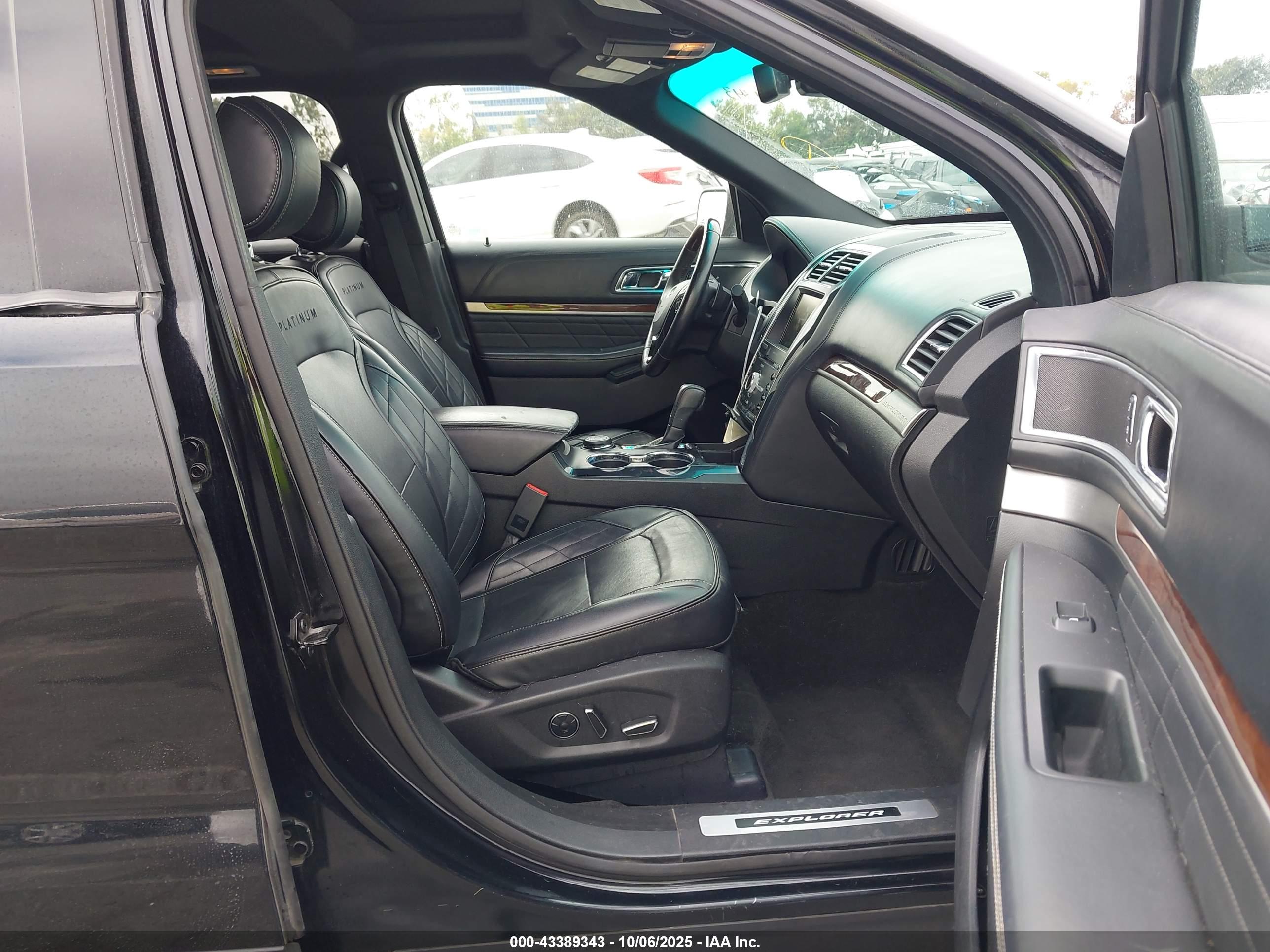 FORD EXPLORER image 5