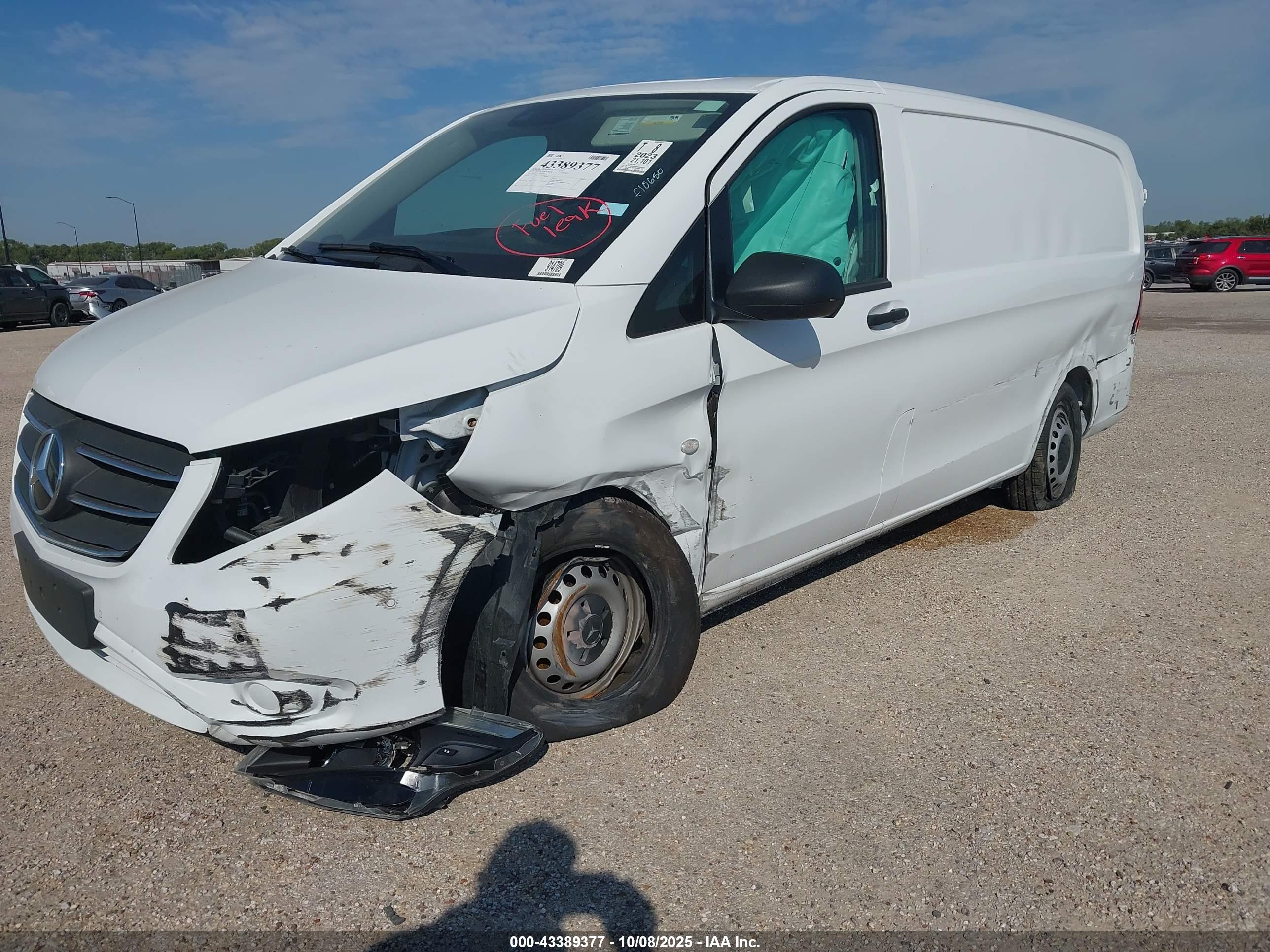 MERCEDES-BENZ METRIS image 6
