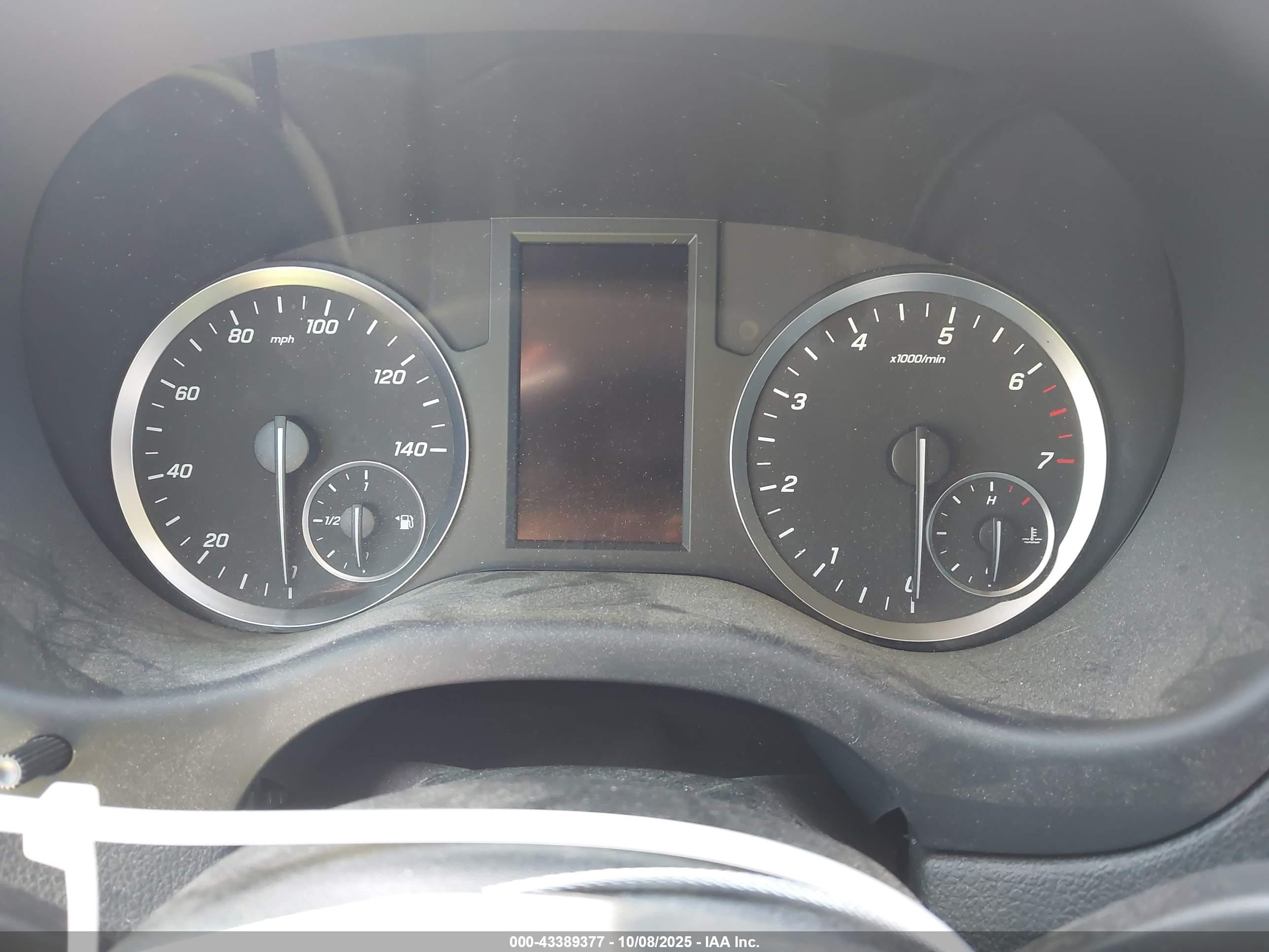 MERCEDES-BENZ METRIS image 7