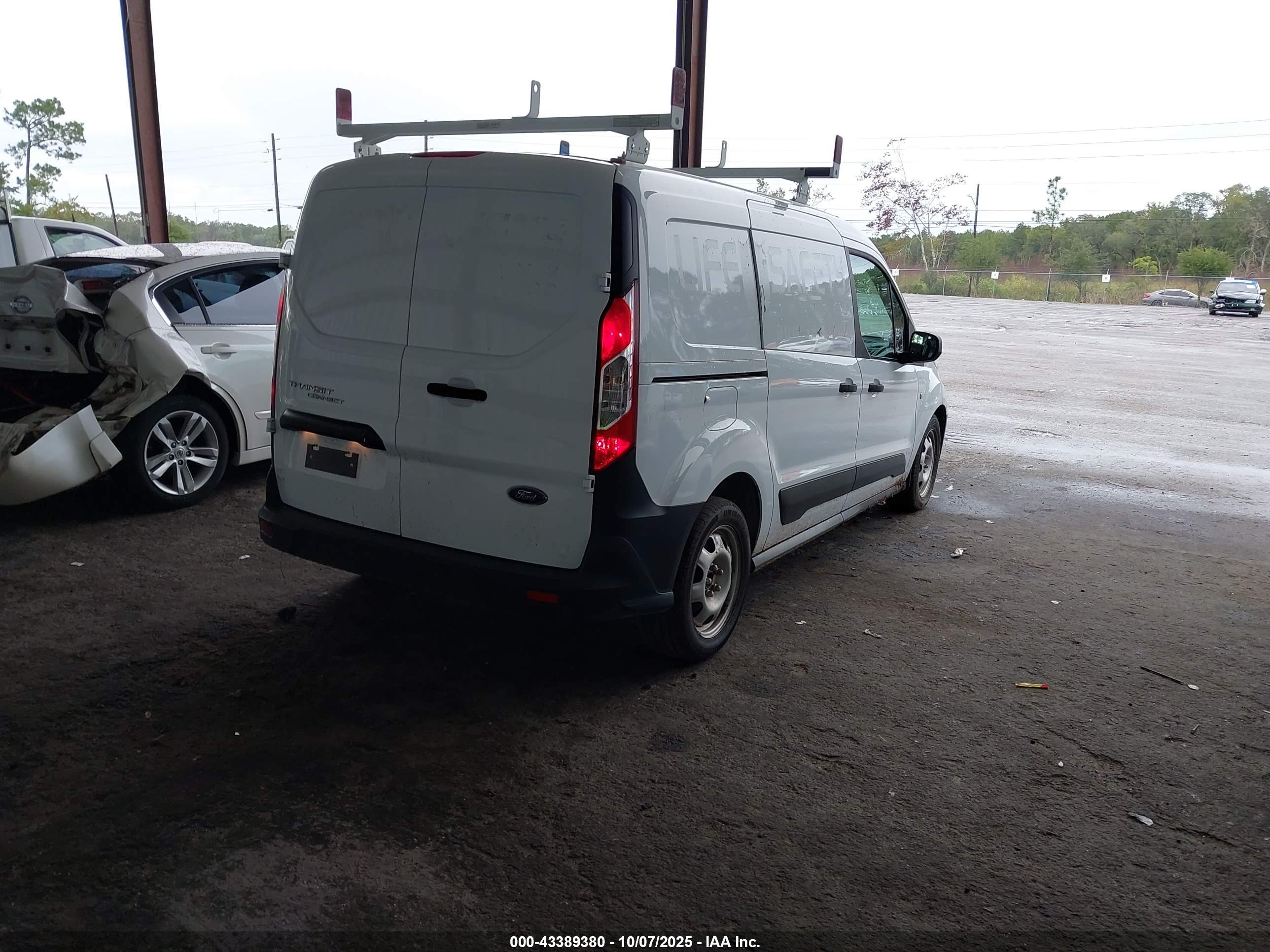 FORD TRANSIT image 4