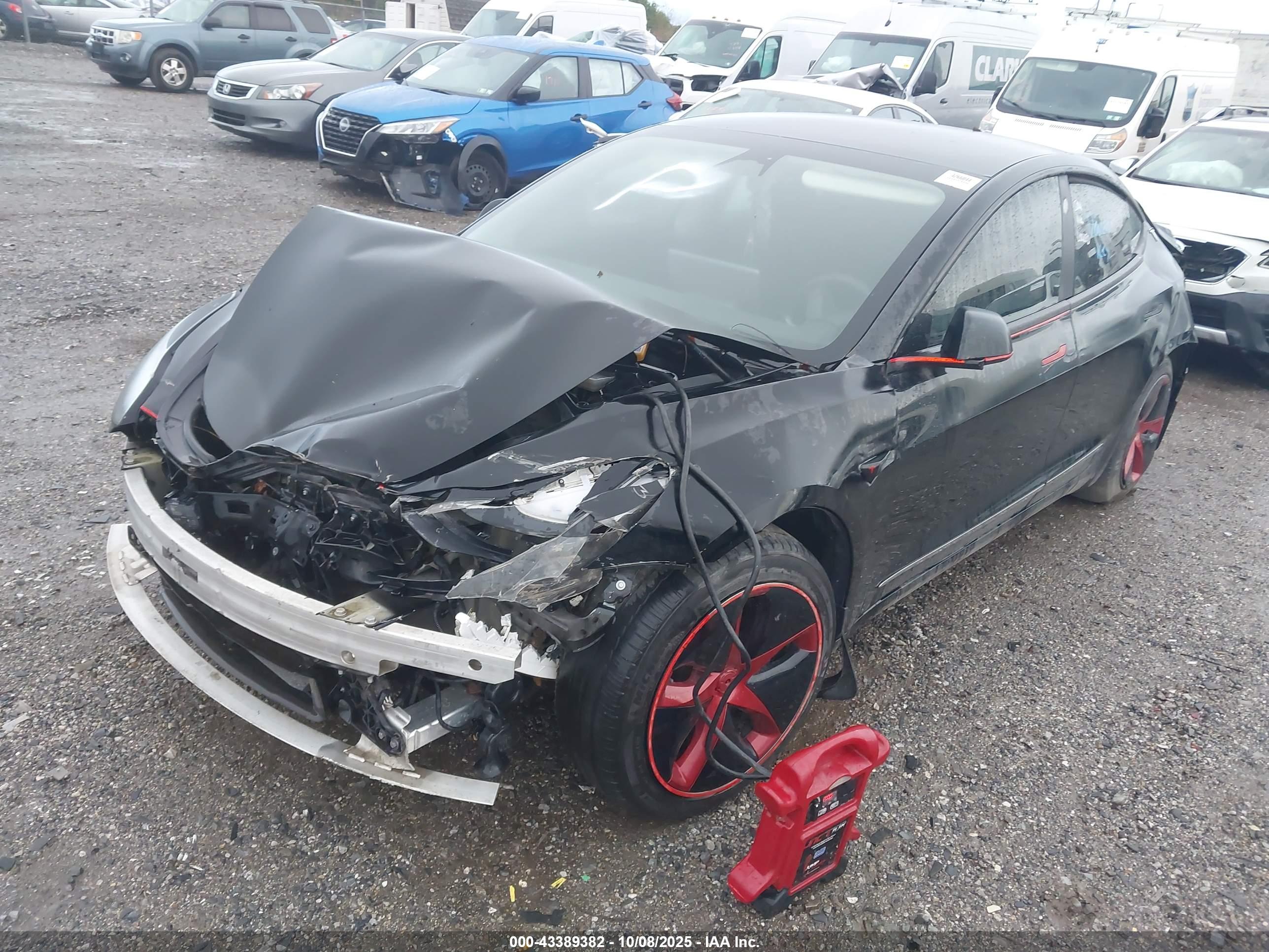 TESLA MODEL image 2