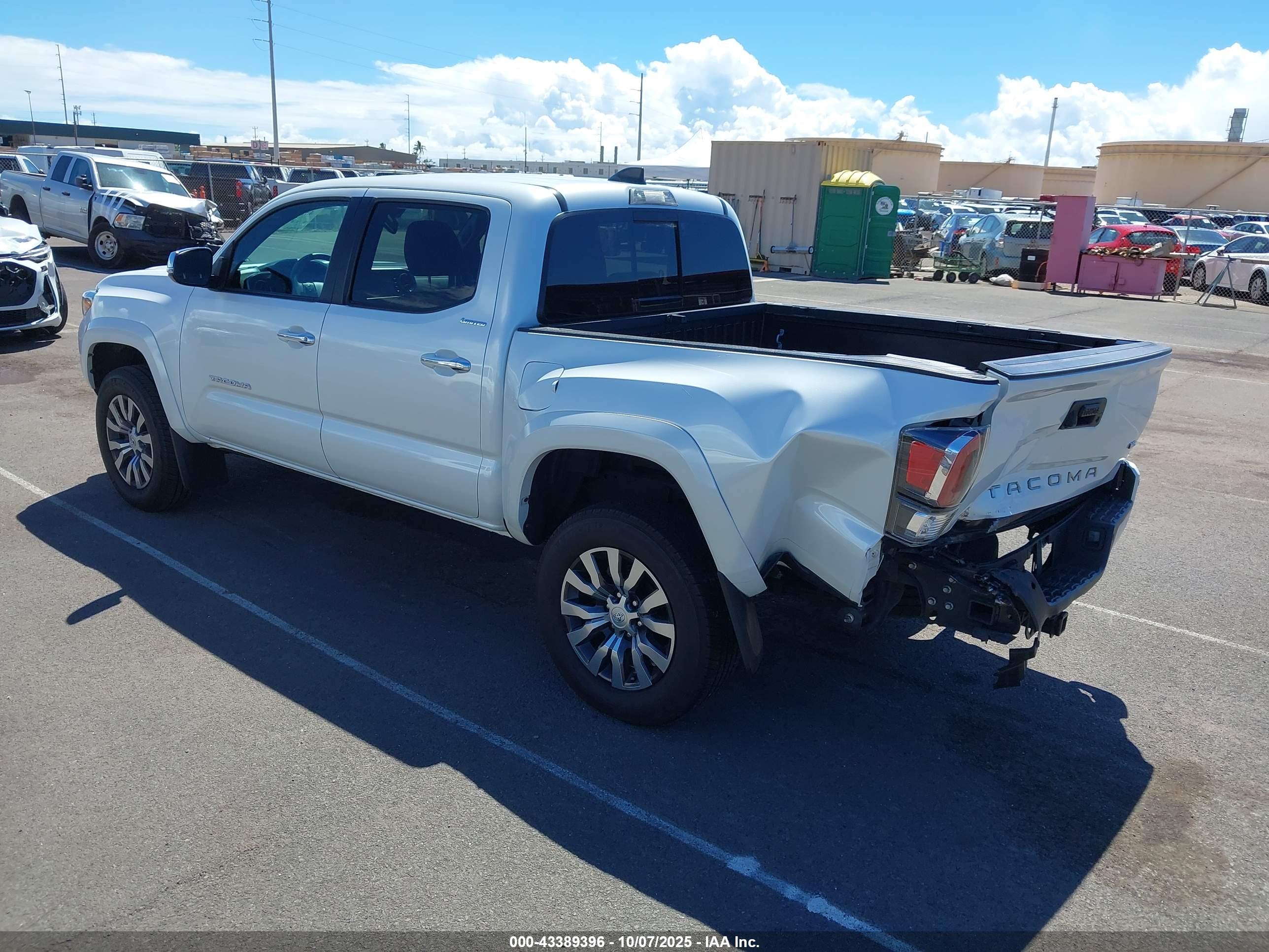 TOYOTA TACOMA image 3
