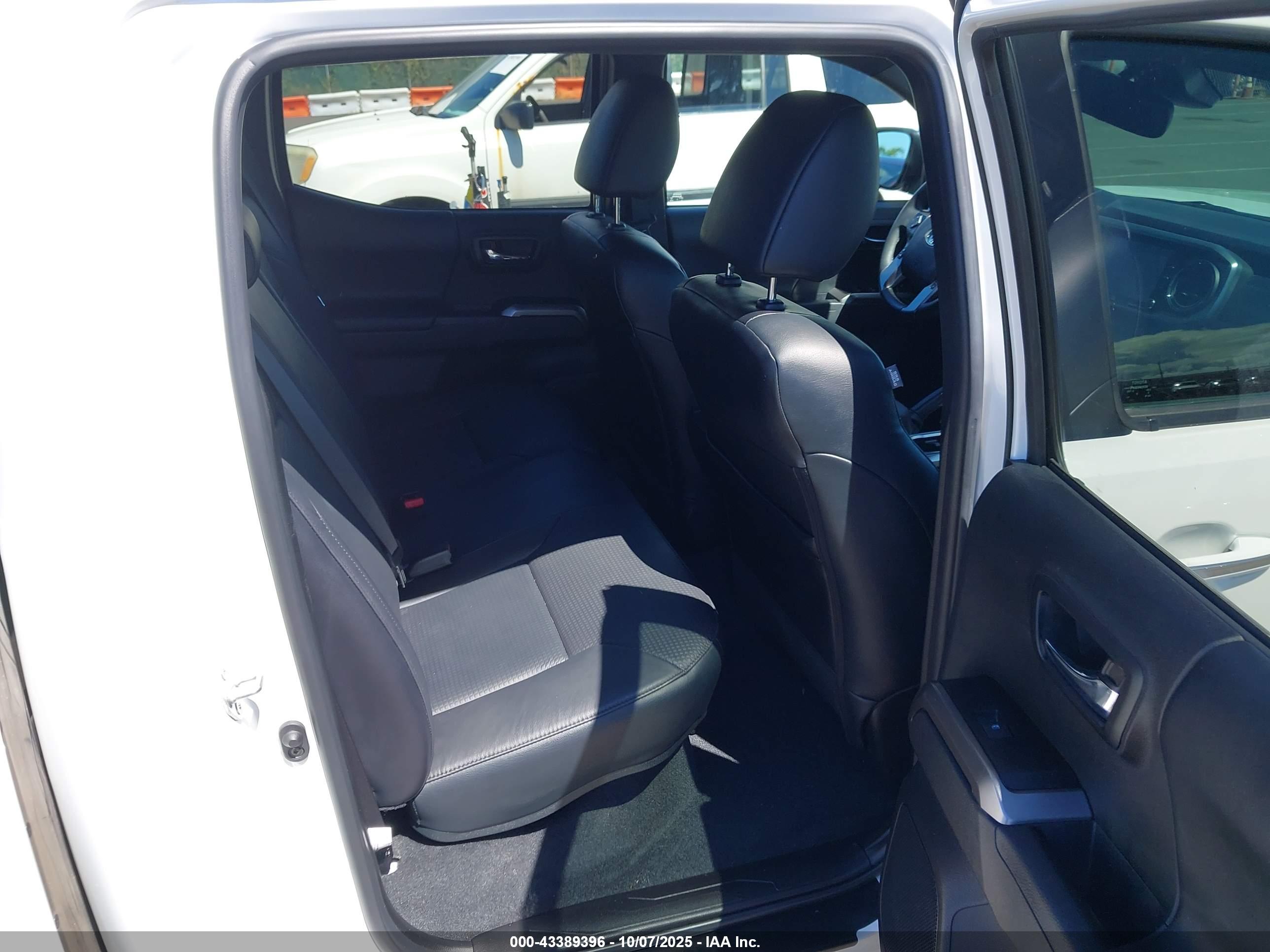 TOYOTA TACOMA image 8