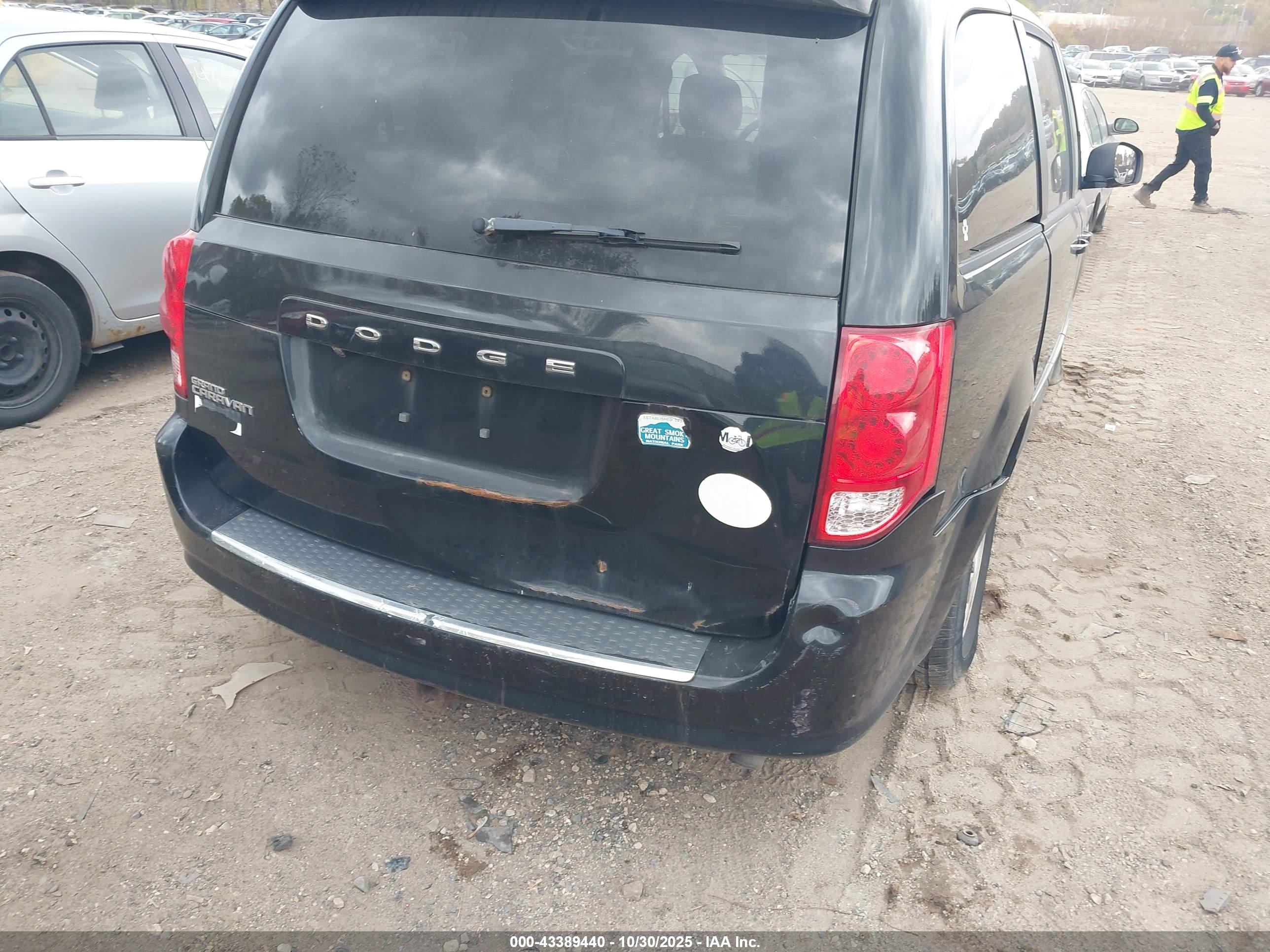 DODGE GRAND image 6