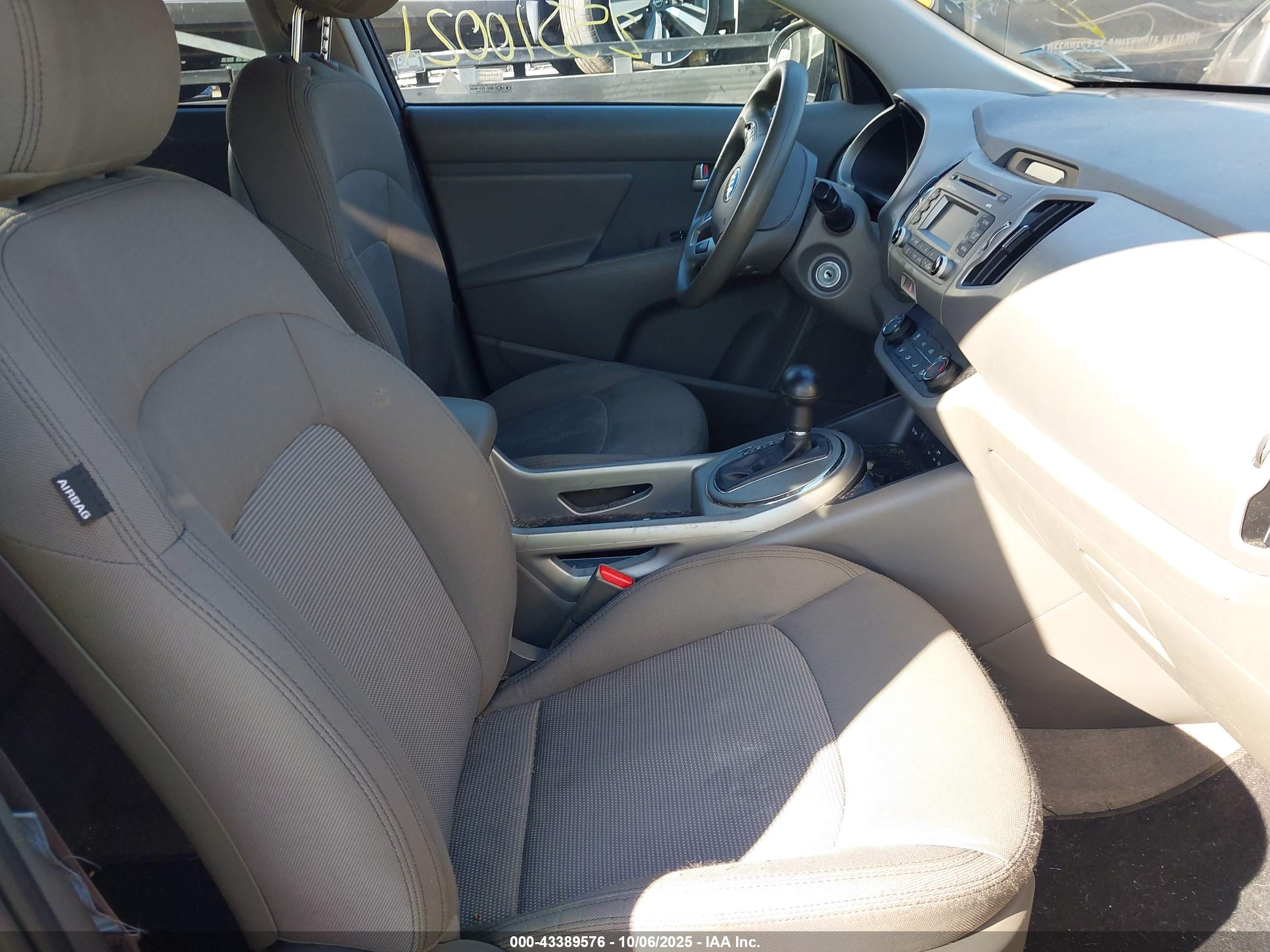KIA SPORTAGE image 5