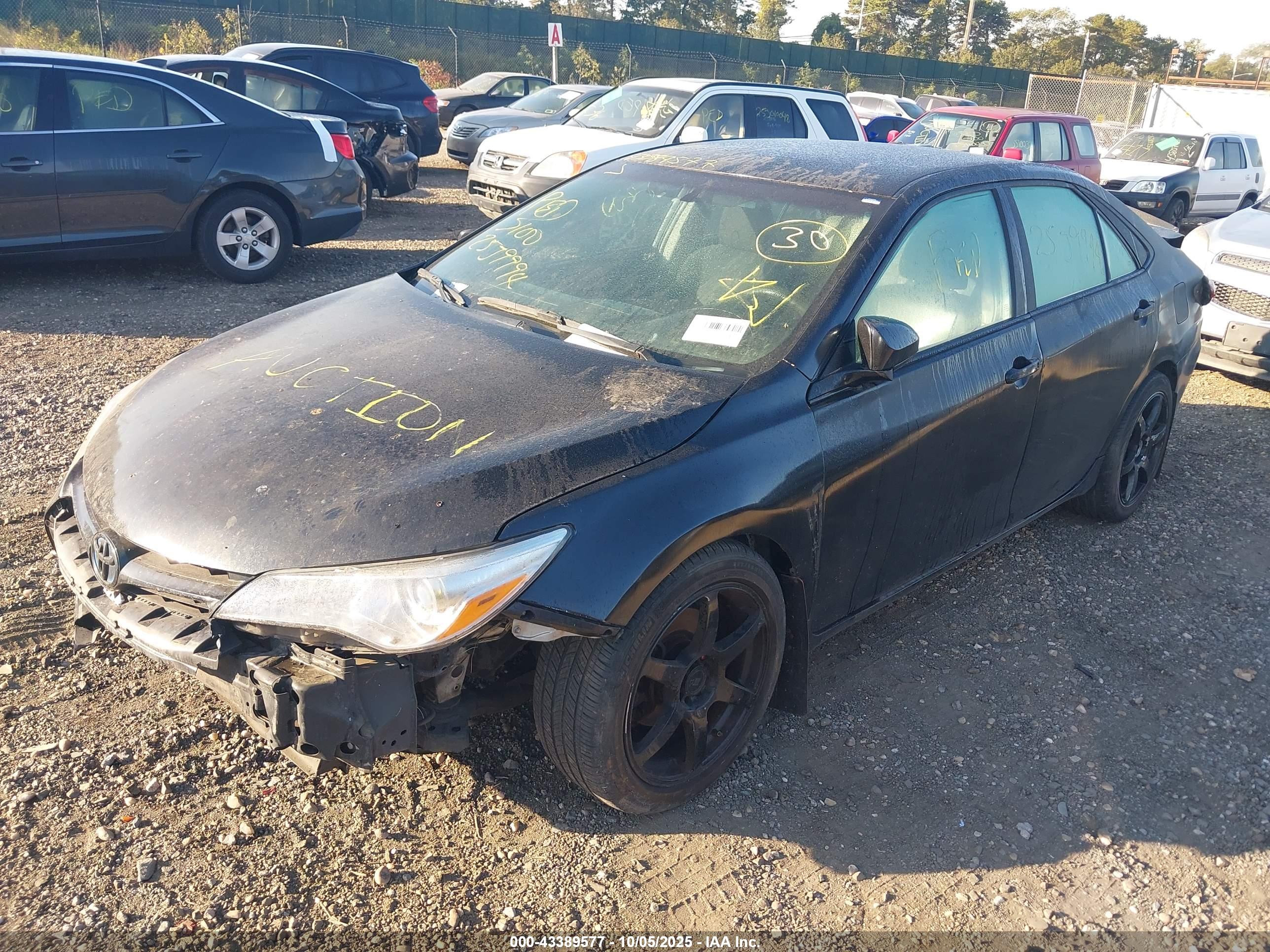TOYOTA CAMRY image 2