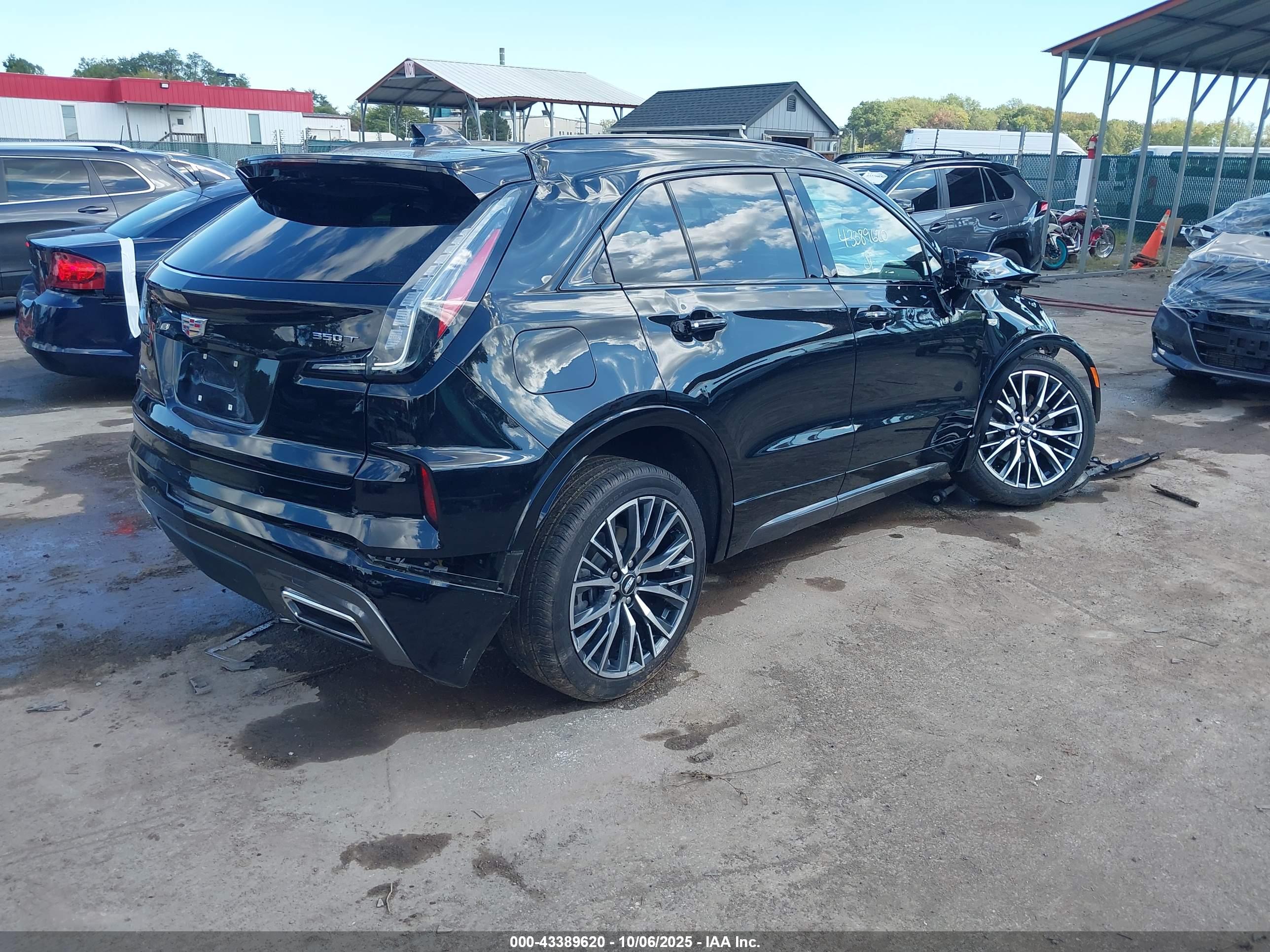 CADILLAC XT4 image 4