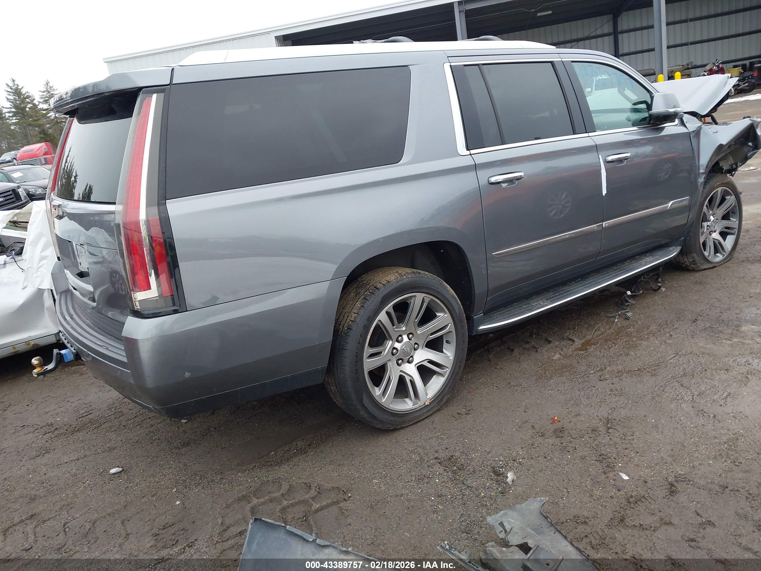 CADILLAC ESCALADE image 4