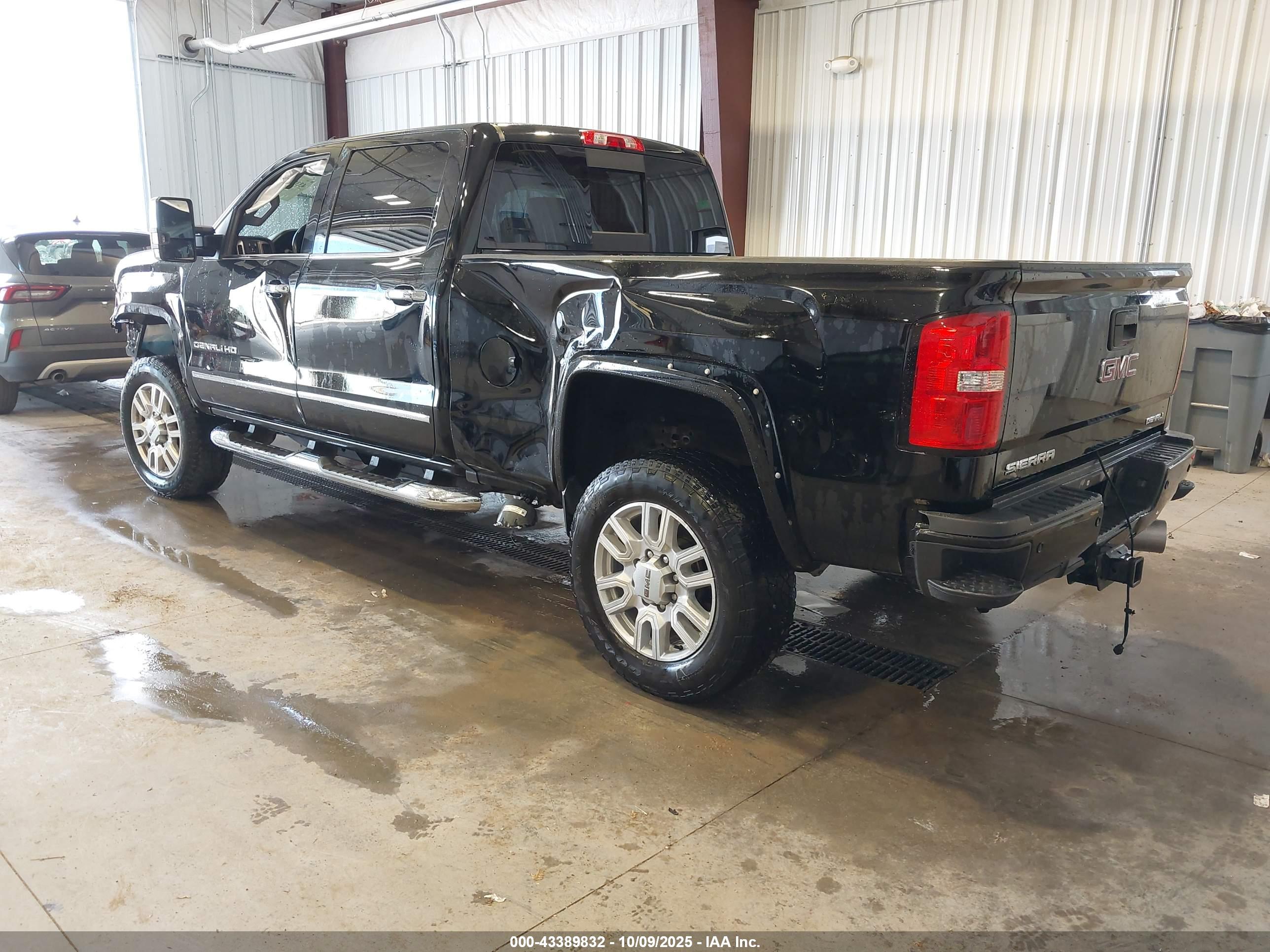GMC SIERRA image 3