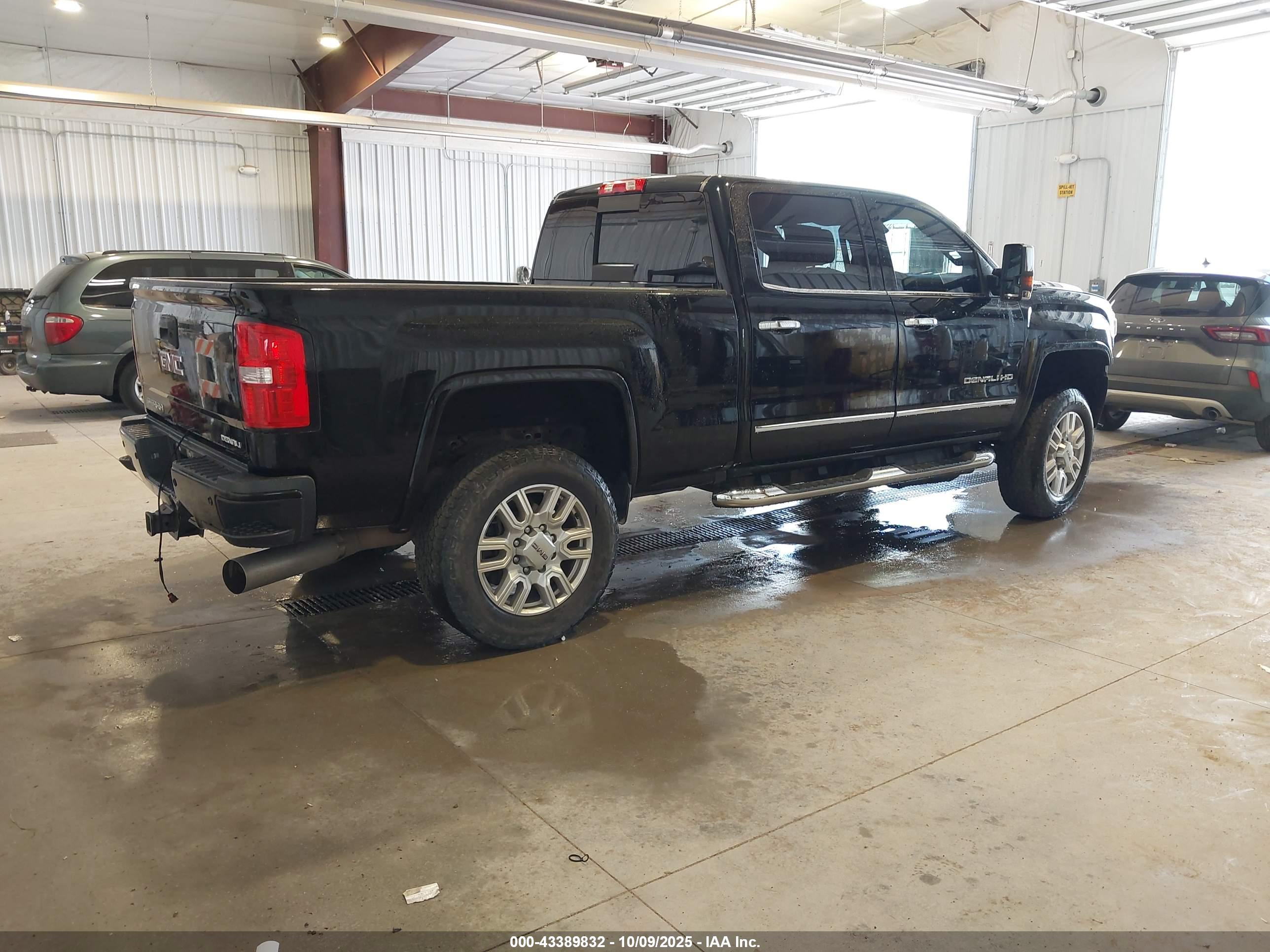 GMC SIERRA image 4