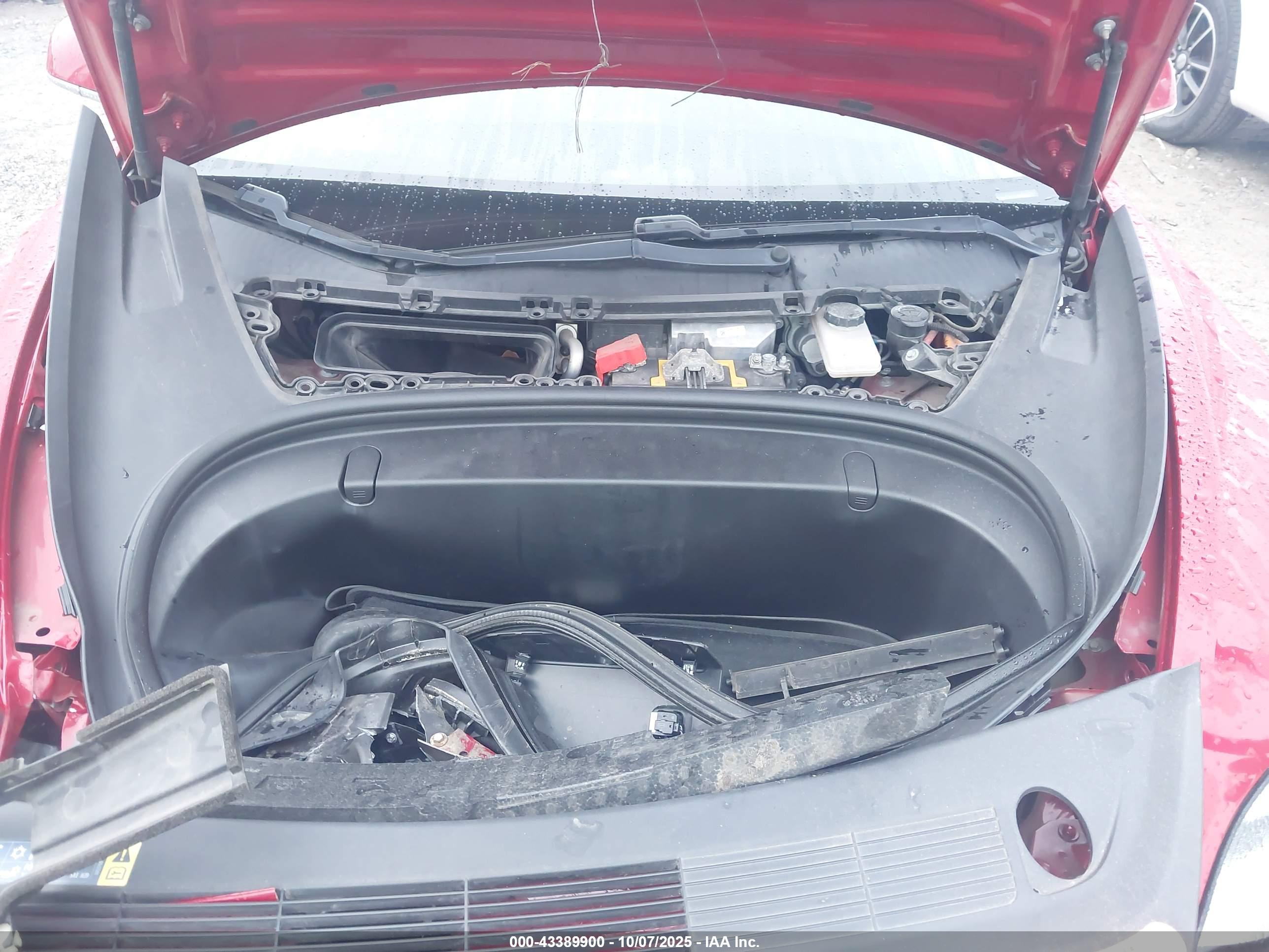 TESLA MODEL image 10