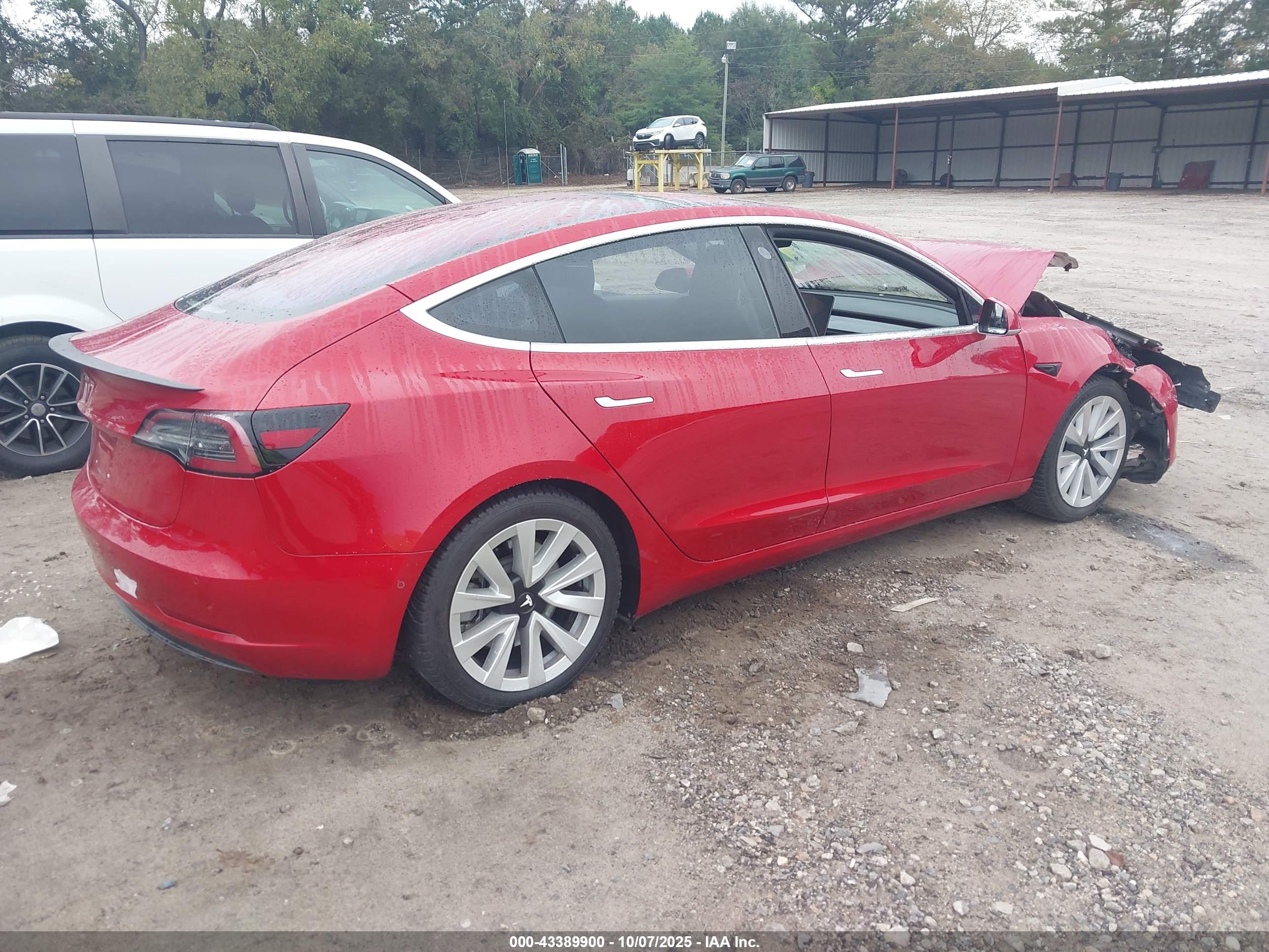TESLA MODEL image 4