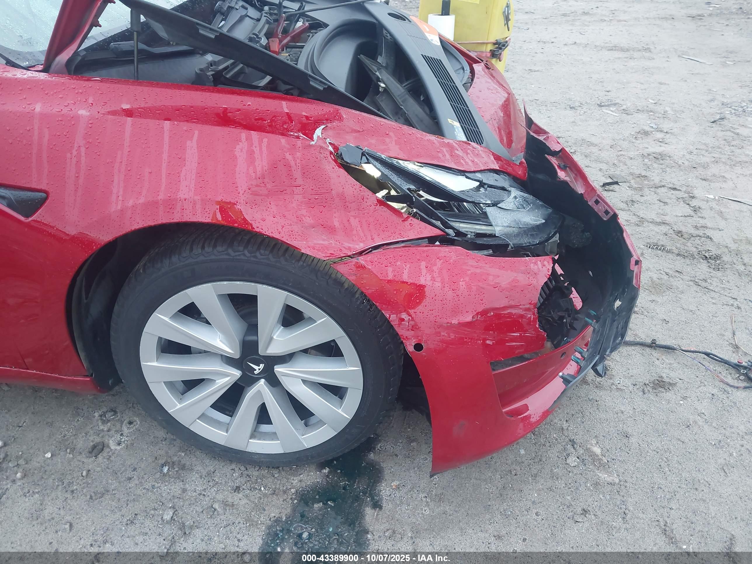 TESLA MODEL image 6