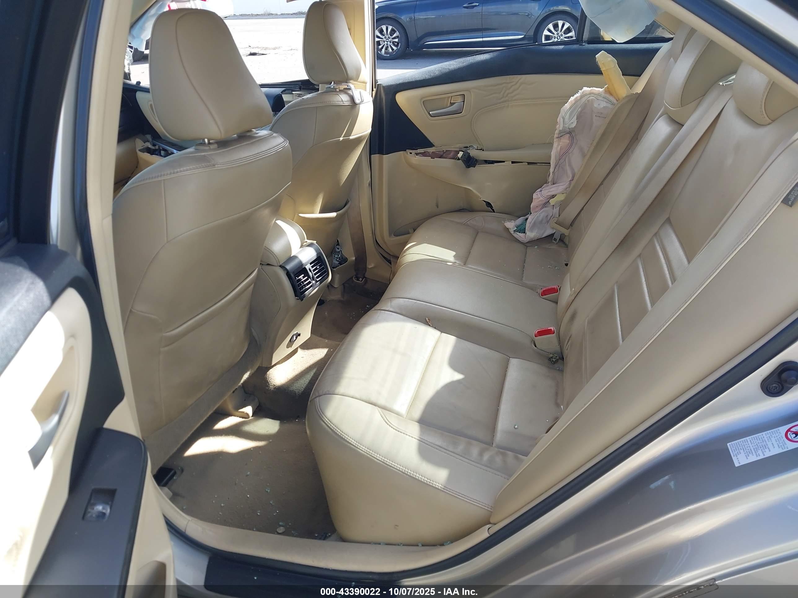 TOYOTA CAMRY image 8
