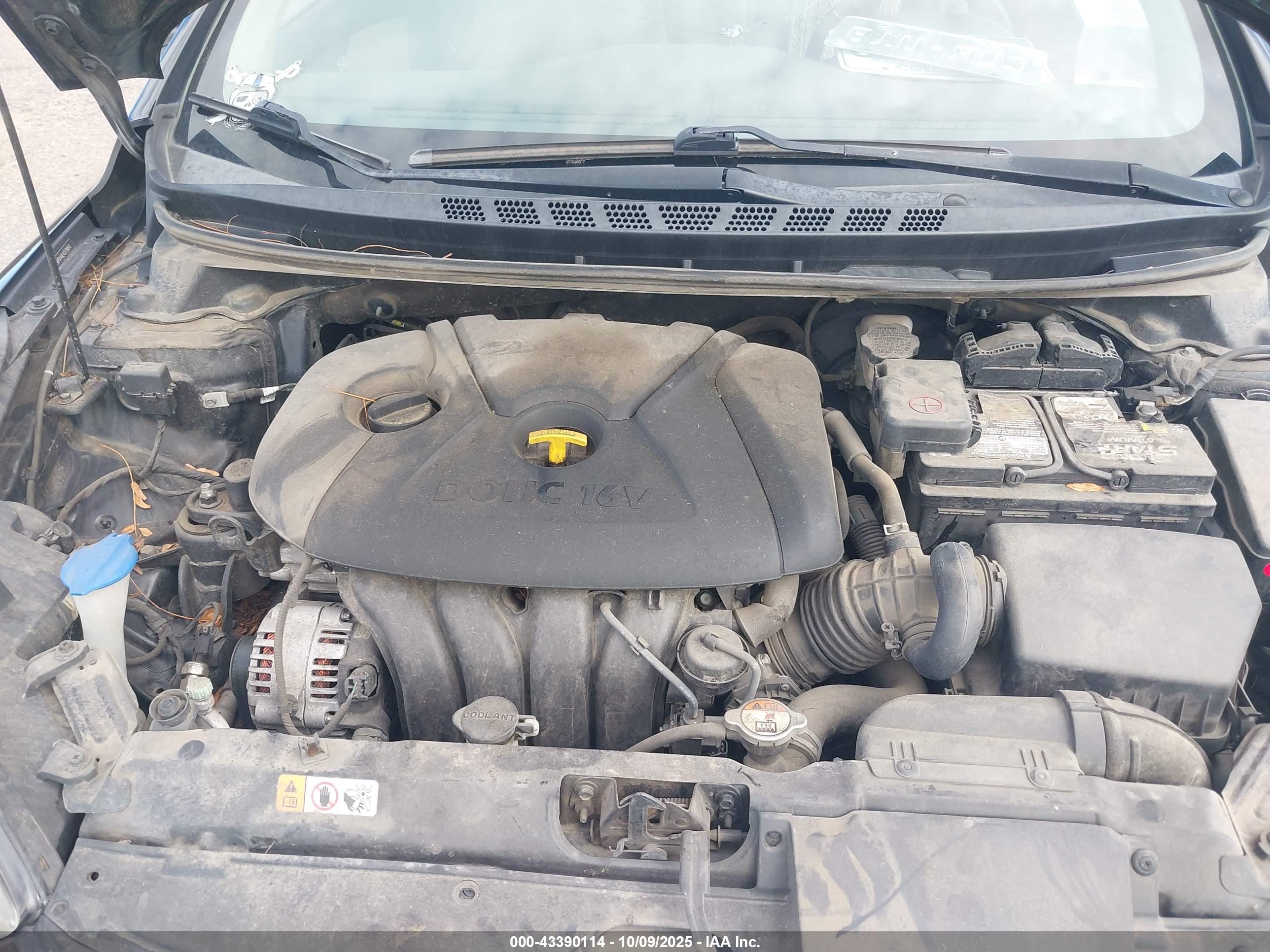 HYUNDAI ELANTRA image 10
