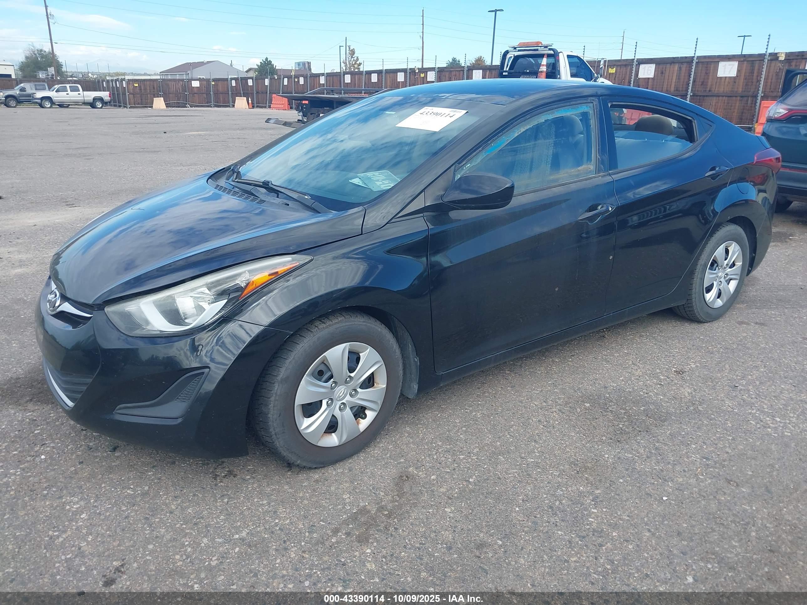 HYUNDAI ELANTRA image 2