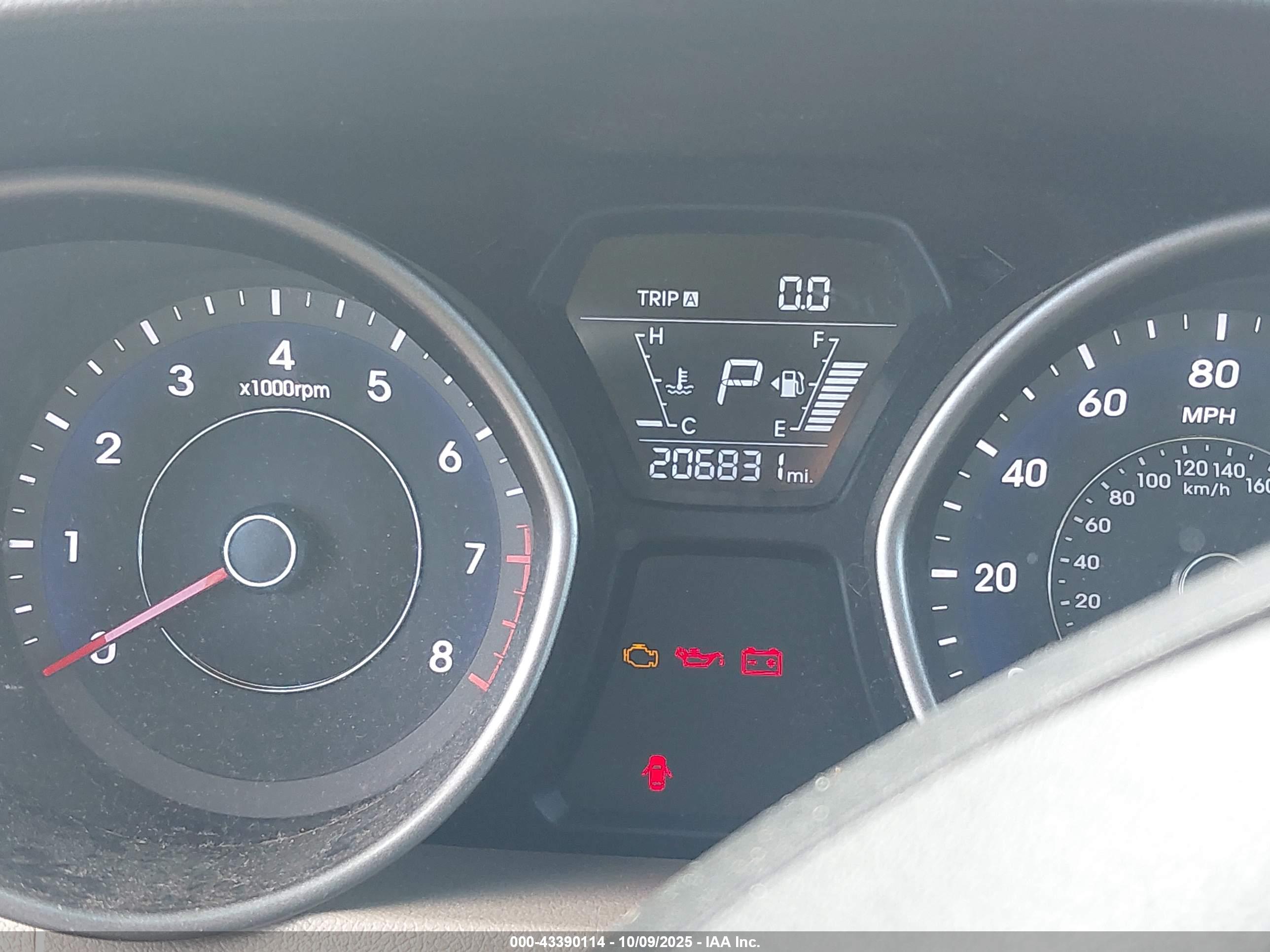 HYUNDAI ELANTRA image 7