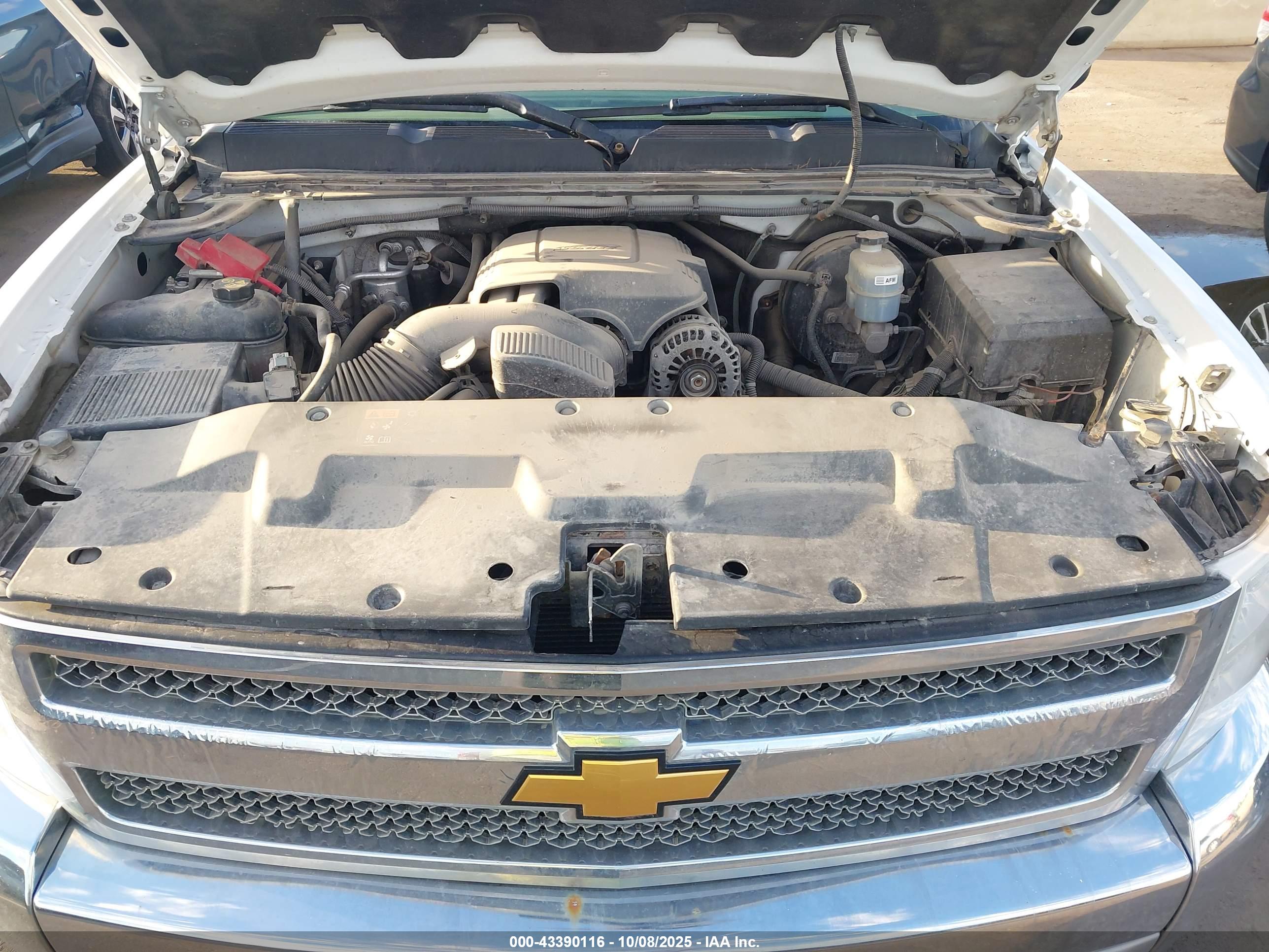 CHEVROLET SILVERADO image 10