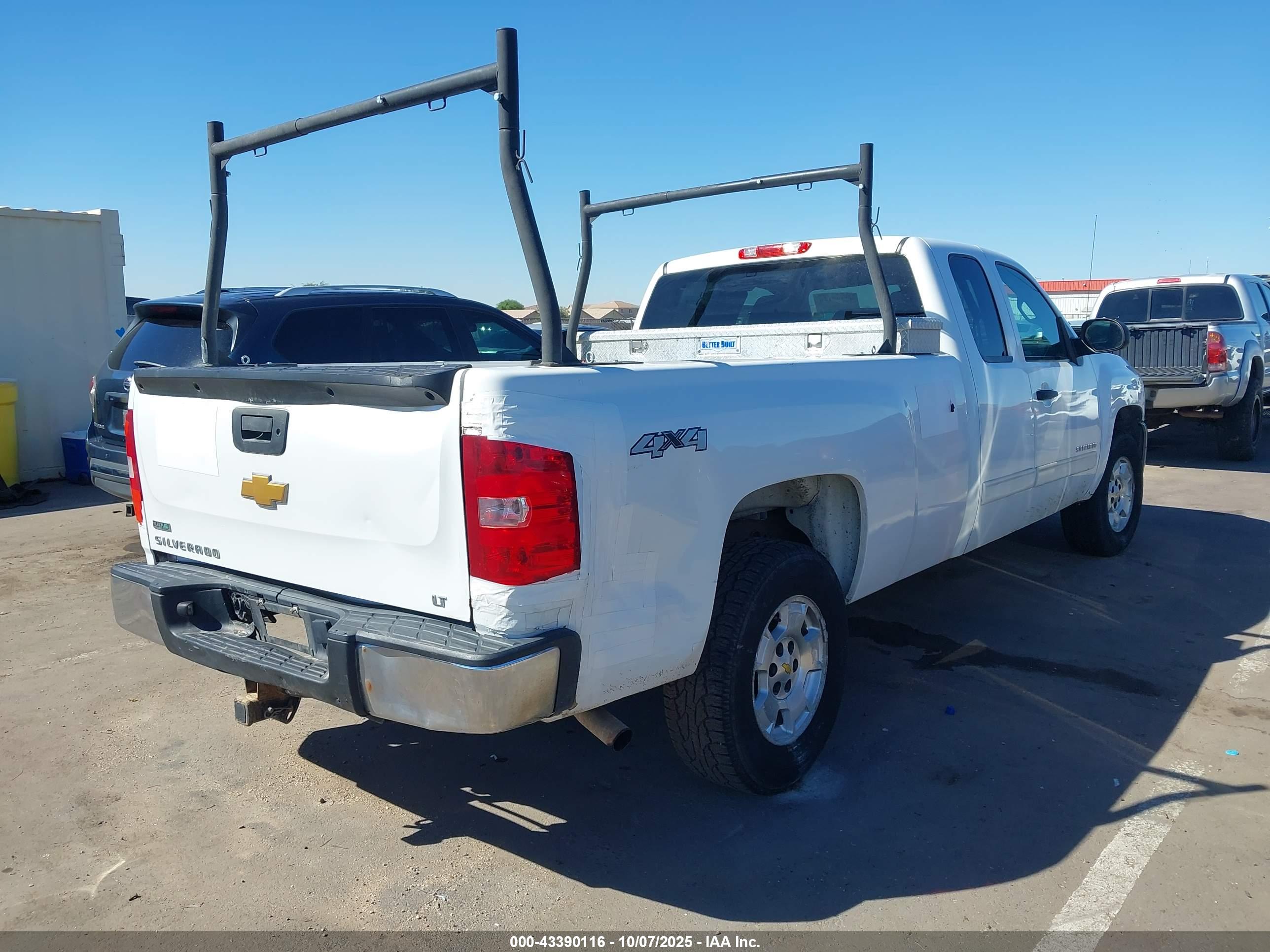CHEVROLET SILVERADO image 4