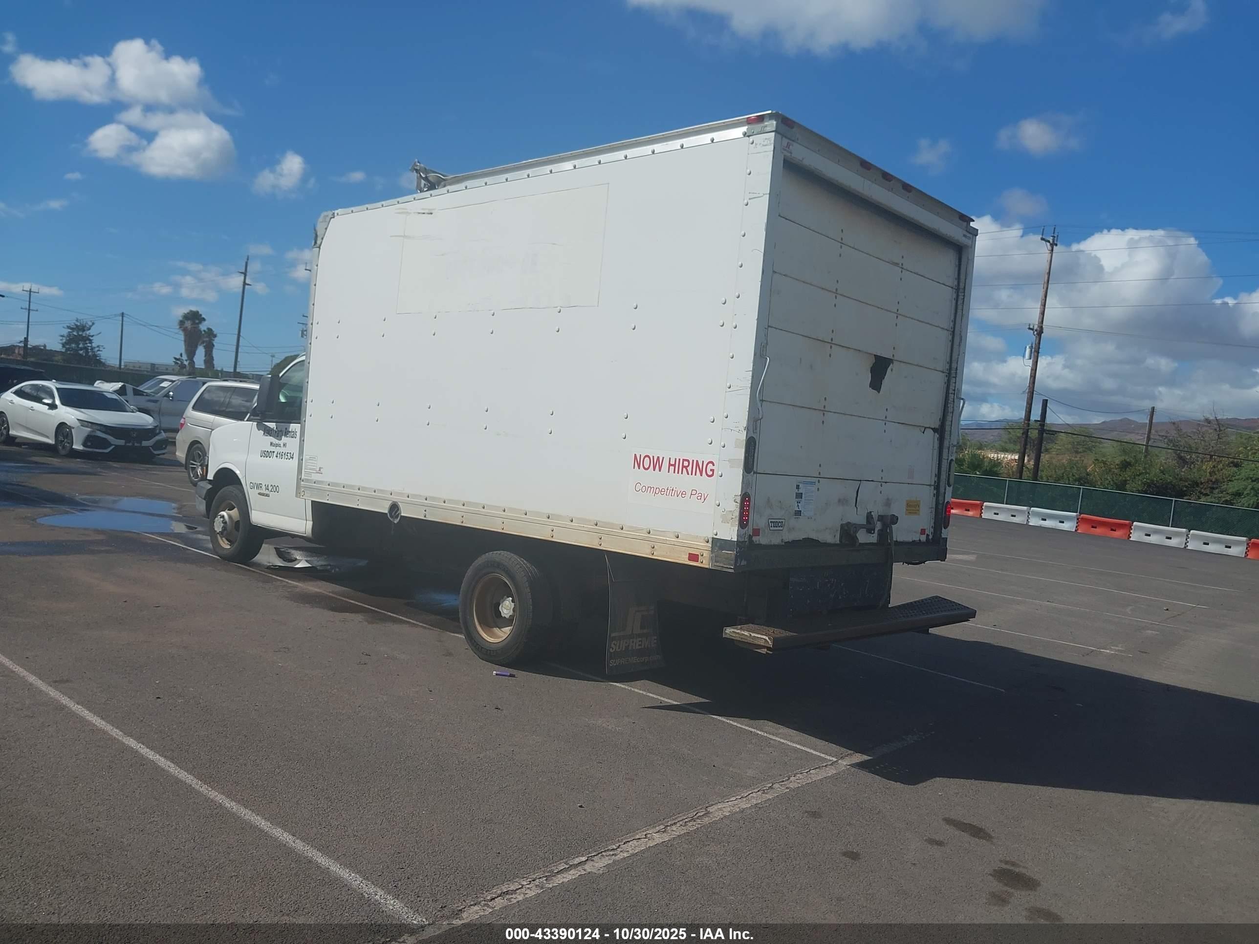 CHEVROLET EXPRESS image 3