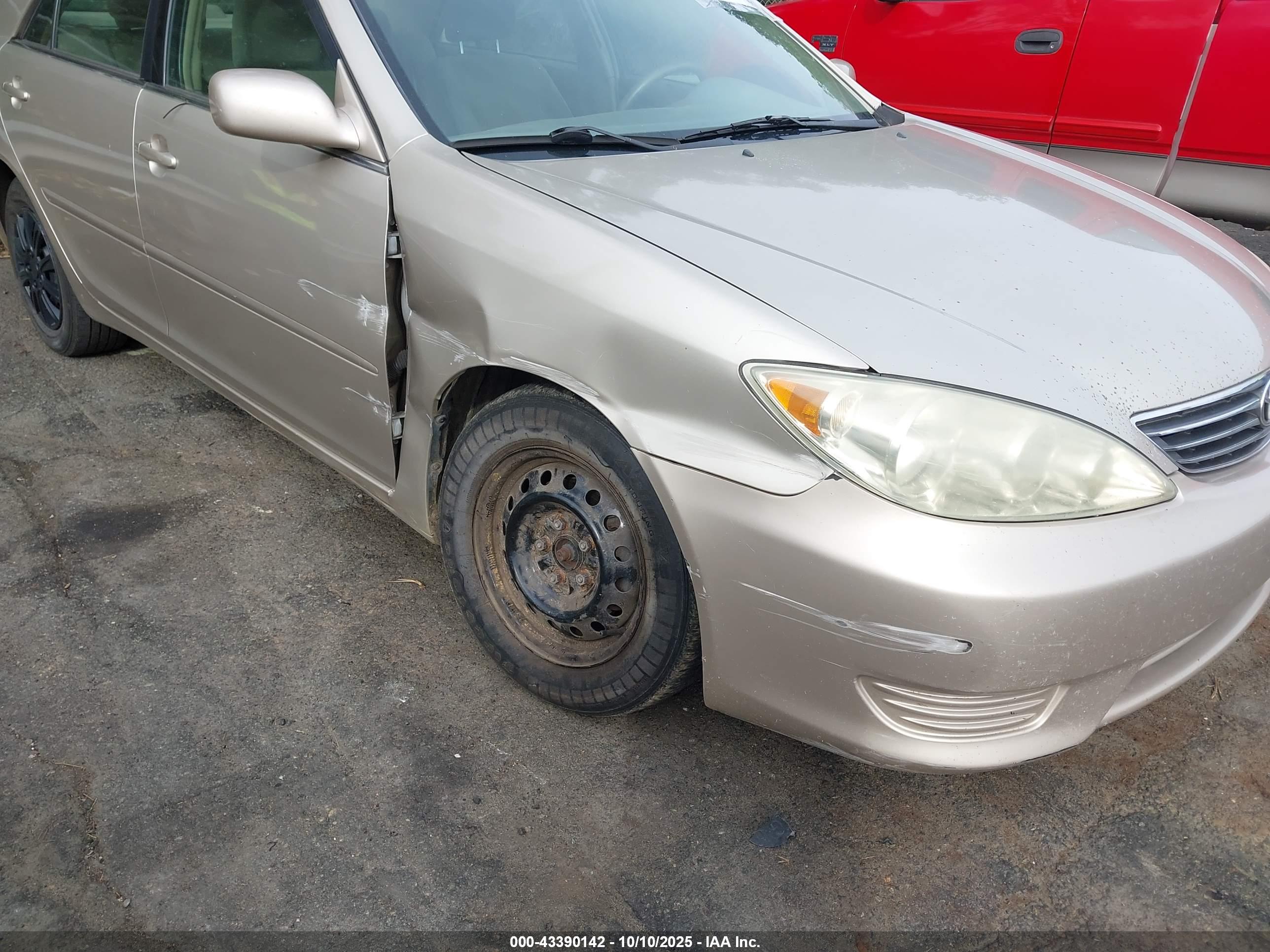 TOYOTA CAMRY image 6