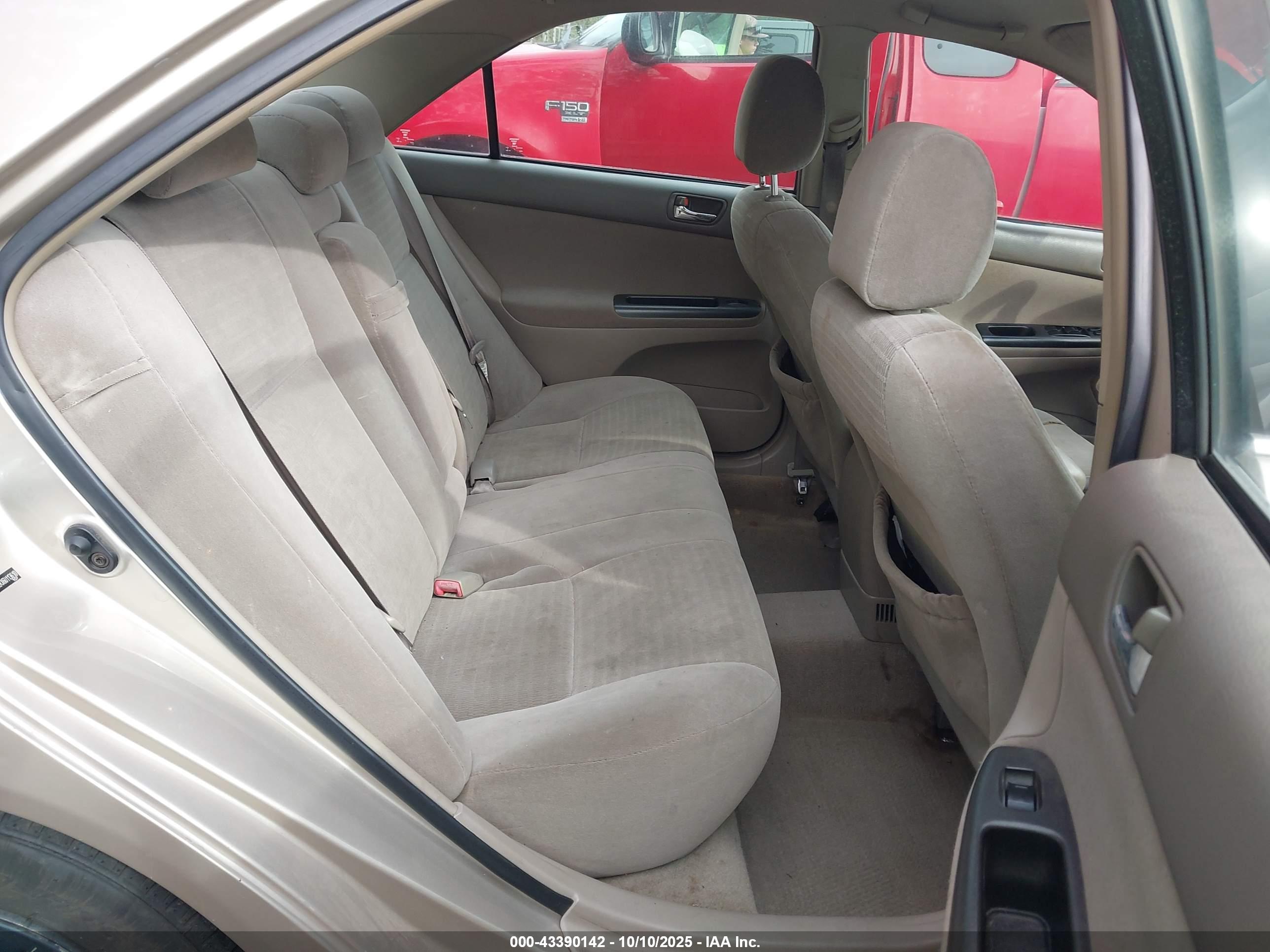 TOYOTA CAMRY image 8
