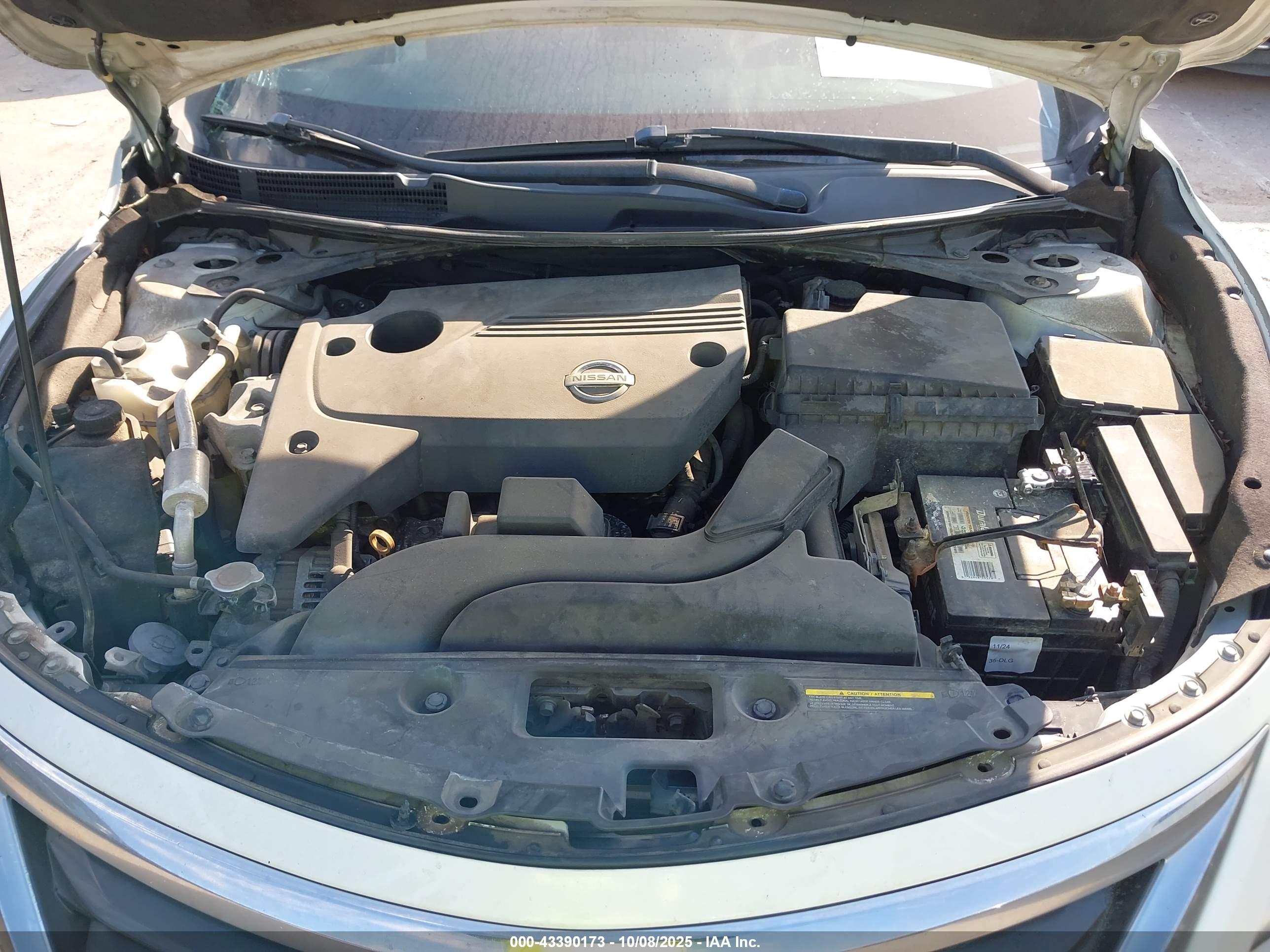 NISSAN ALTIMA image 10