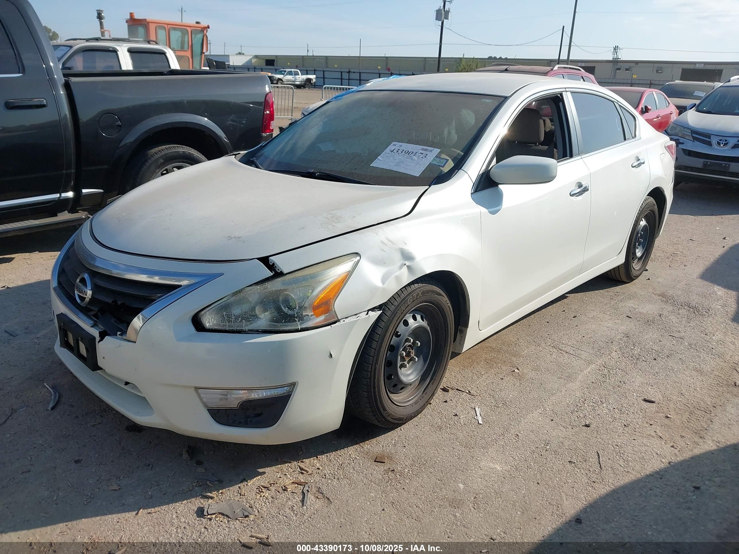 NISSAN ALTIMA image 2