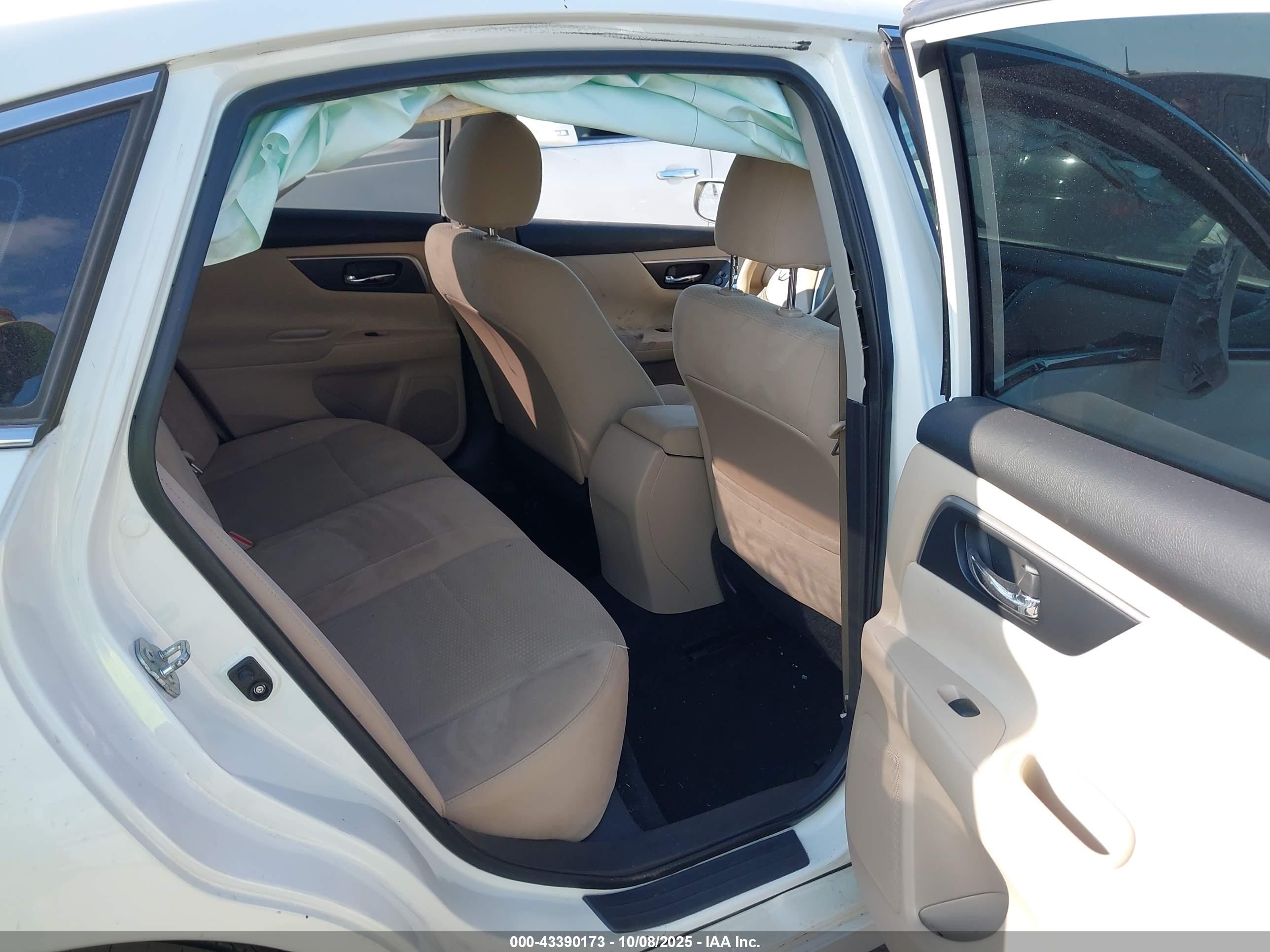 NISSAN ALTIMA image 8