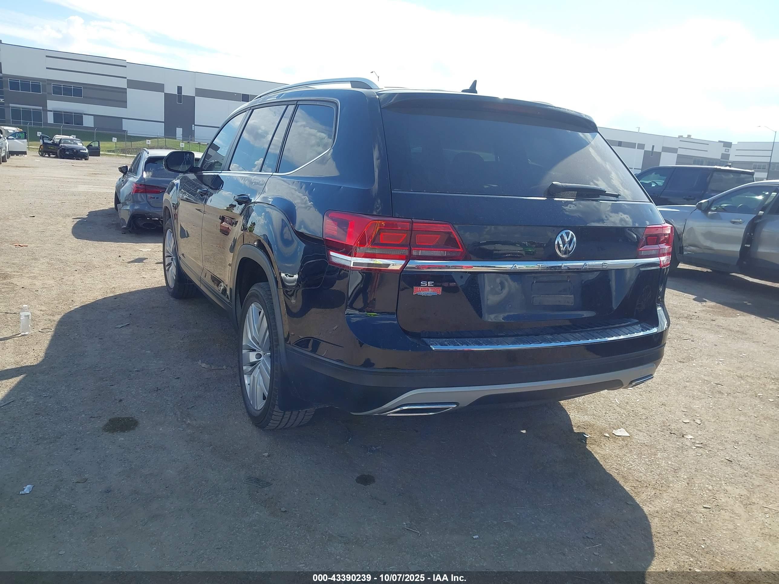 VOLKSWAGEN ATLAS image 3