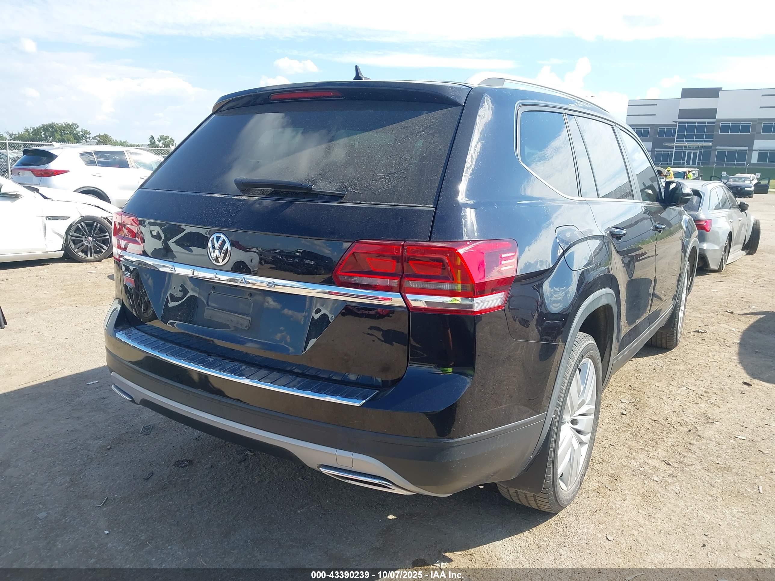 VOLKSWAGEN ATLAS image 4