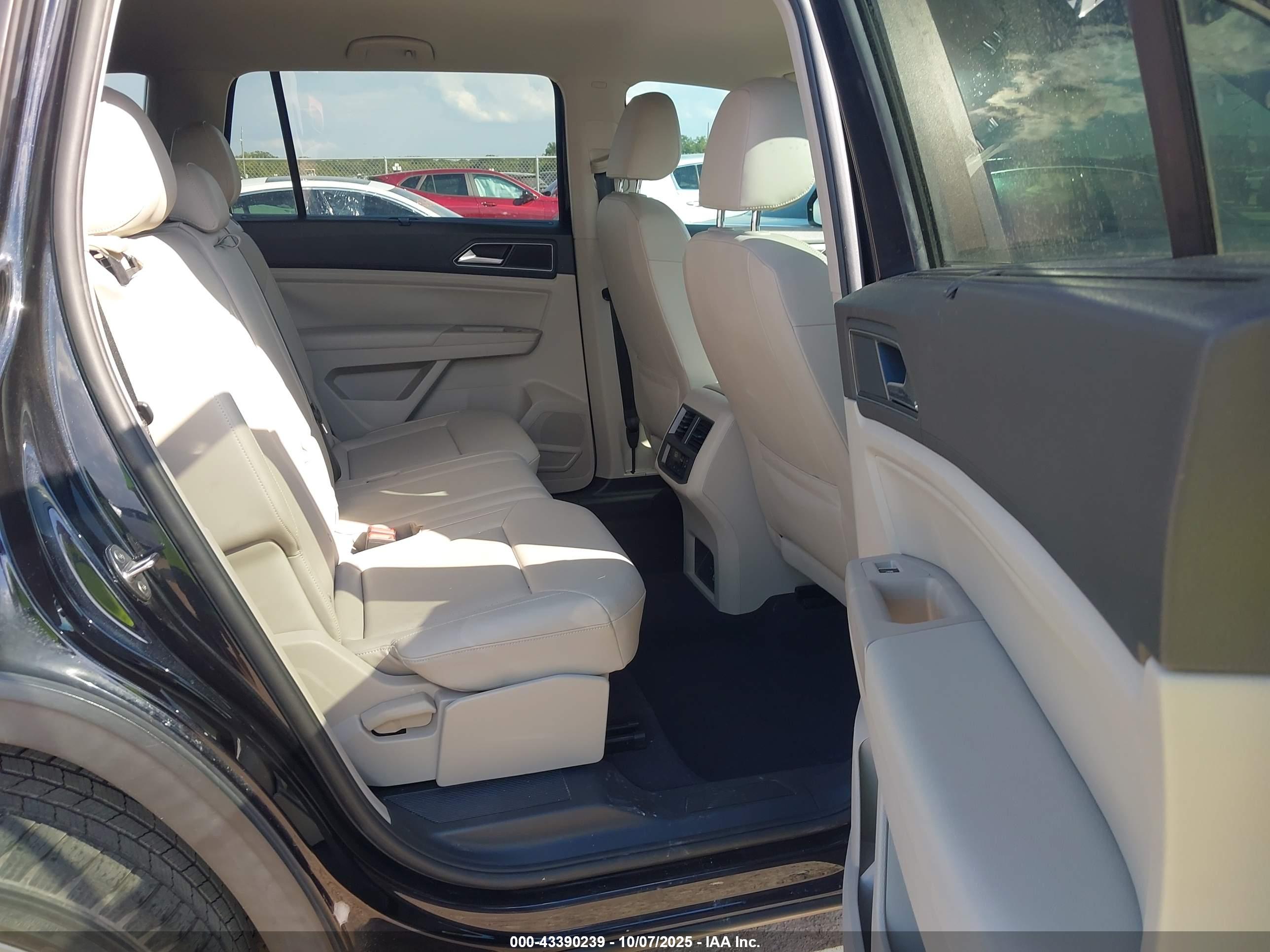 VOLKSWAGEN ATLAS image 8