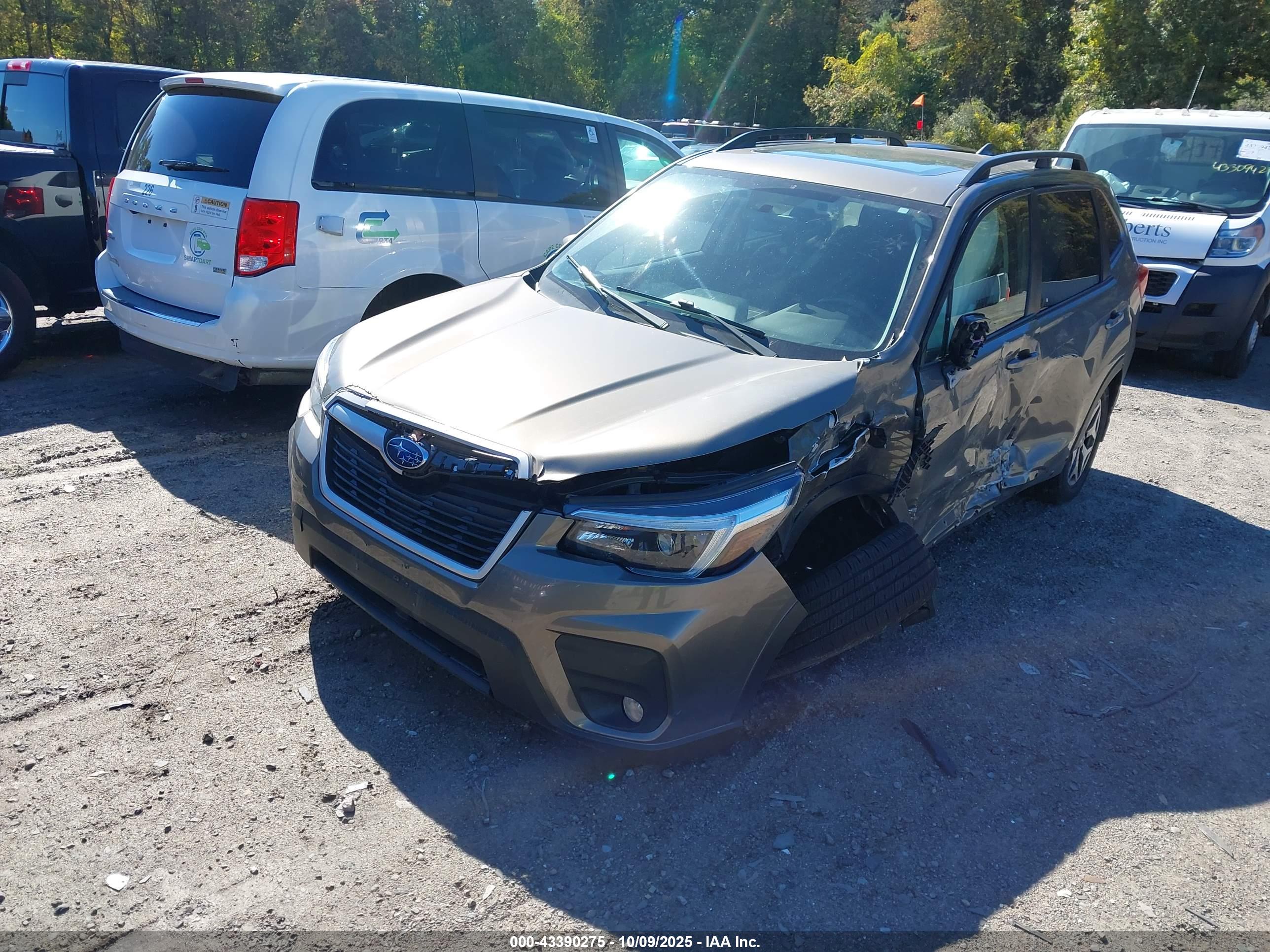SUBARU FORESTER image 2