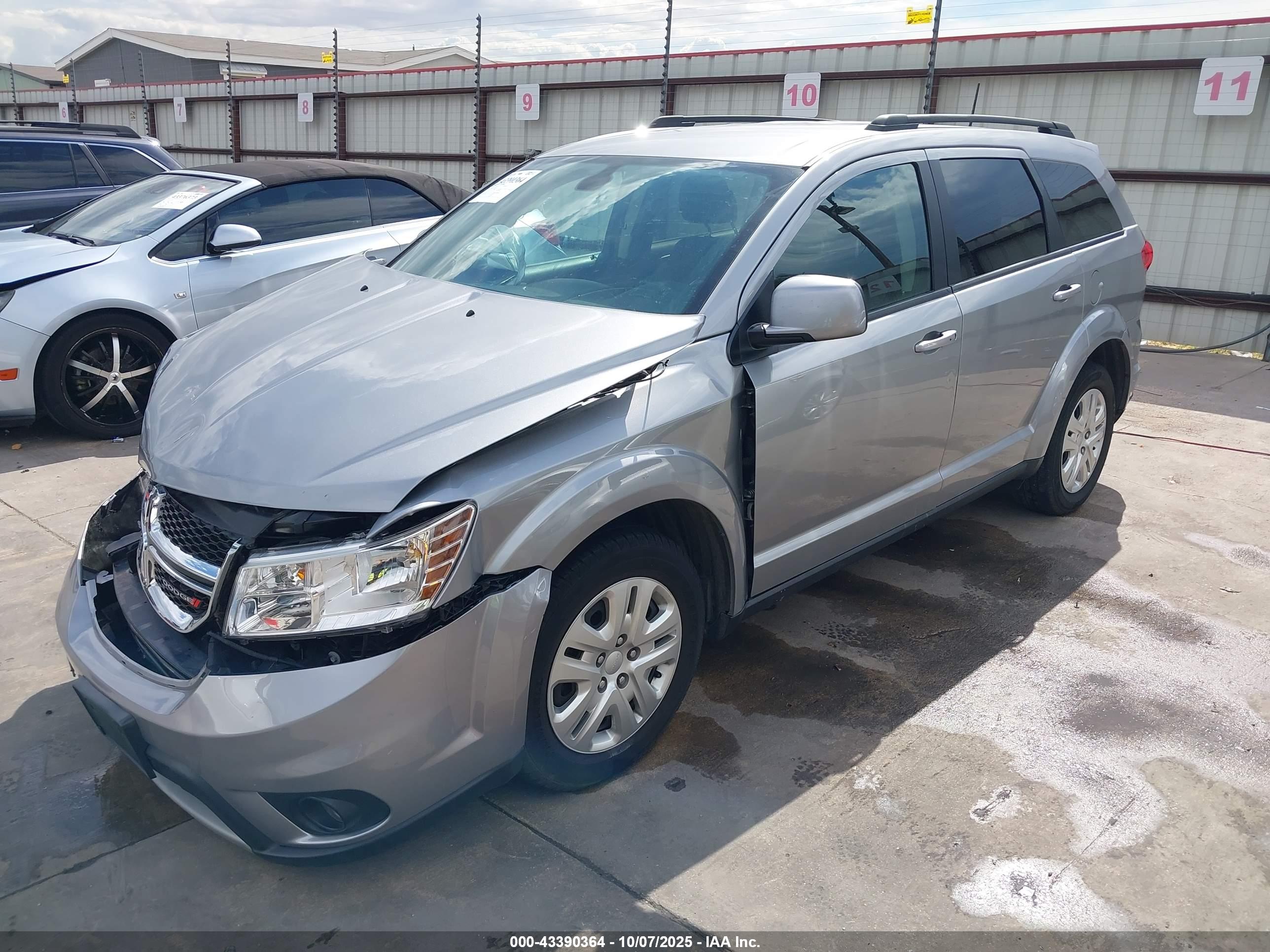 DODGE JOURNEY image 2