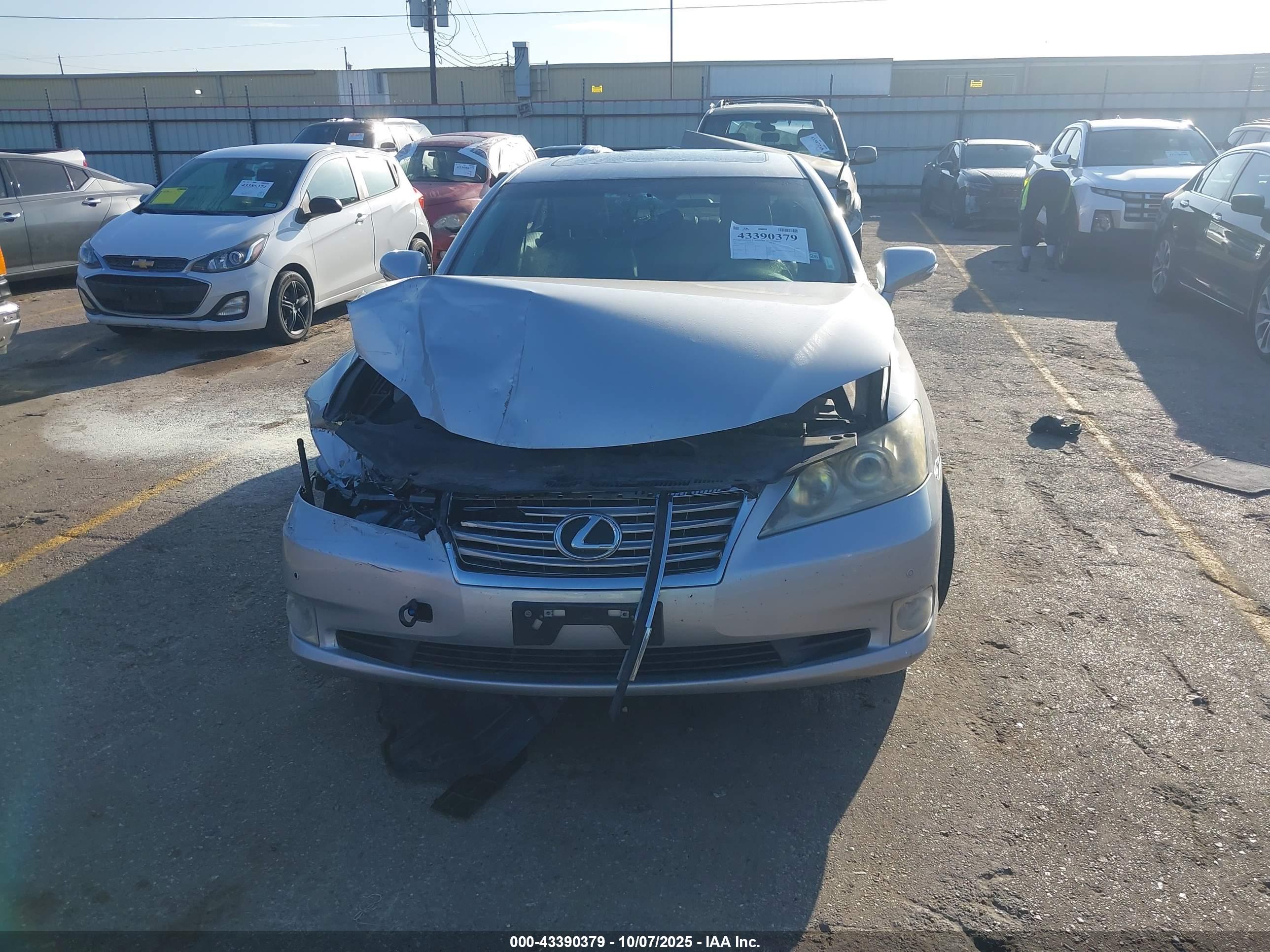 LEXUS ES image 6