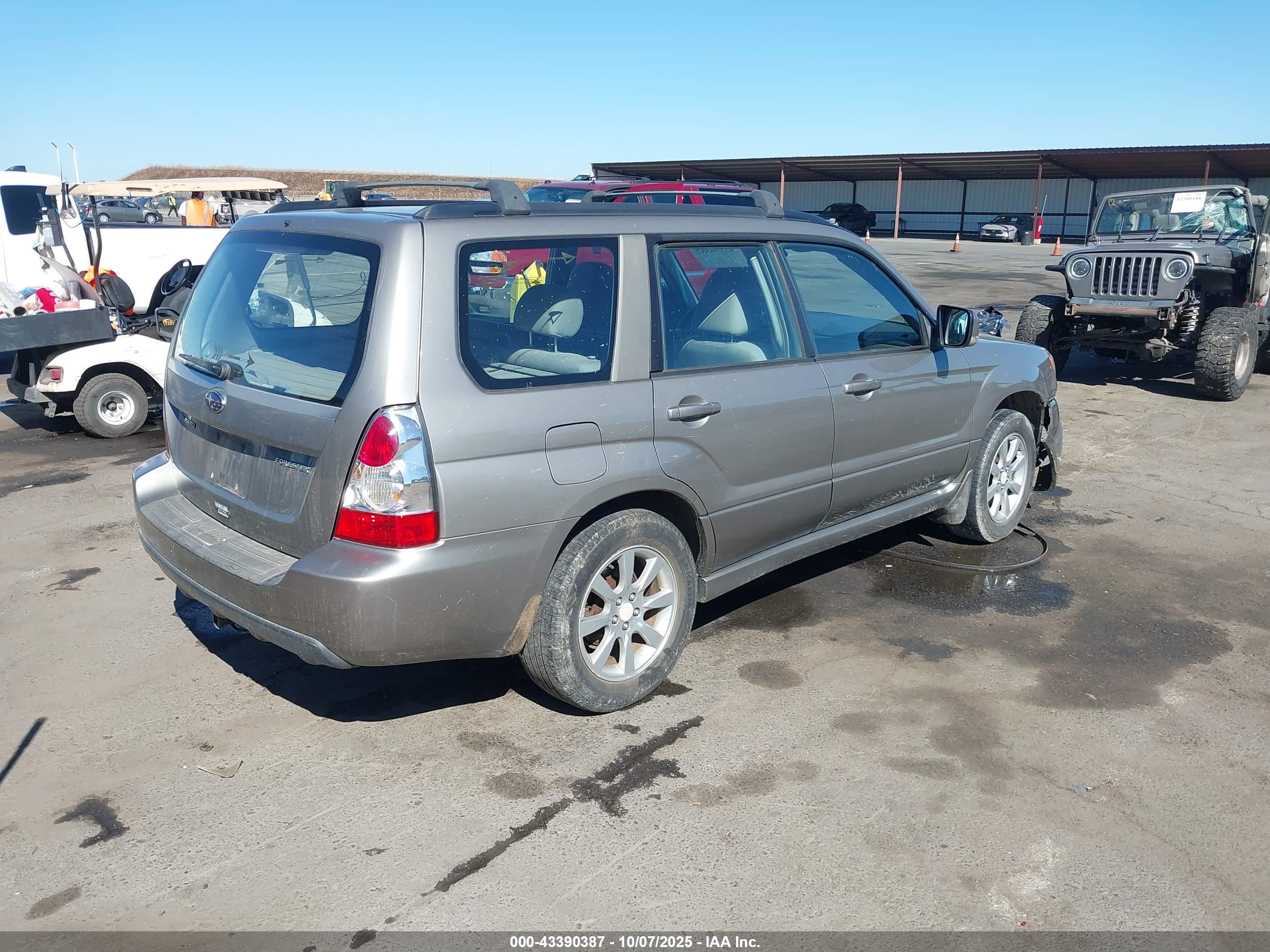 SUBARU FORESTER image 4