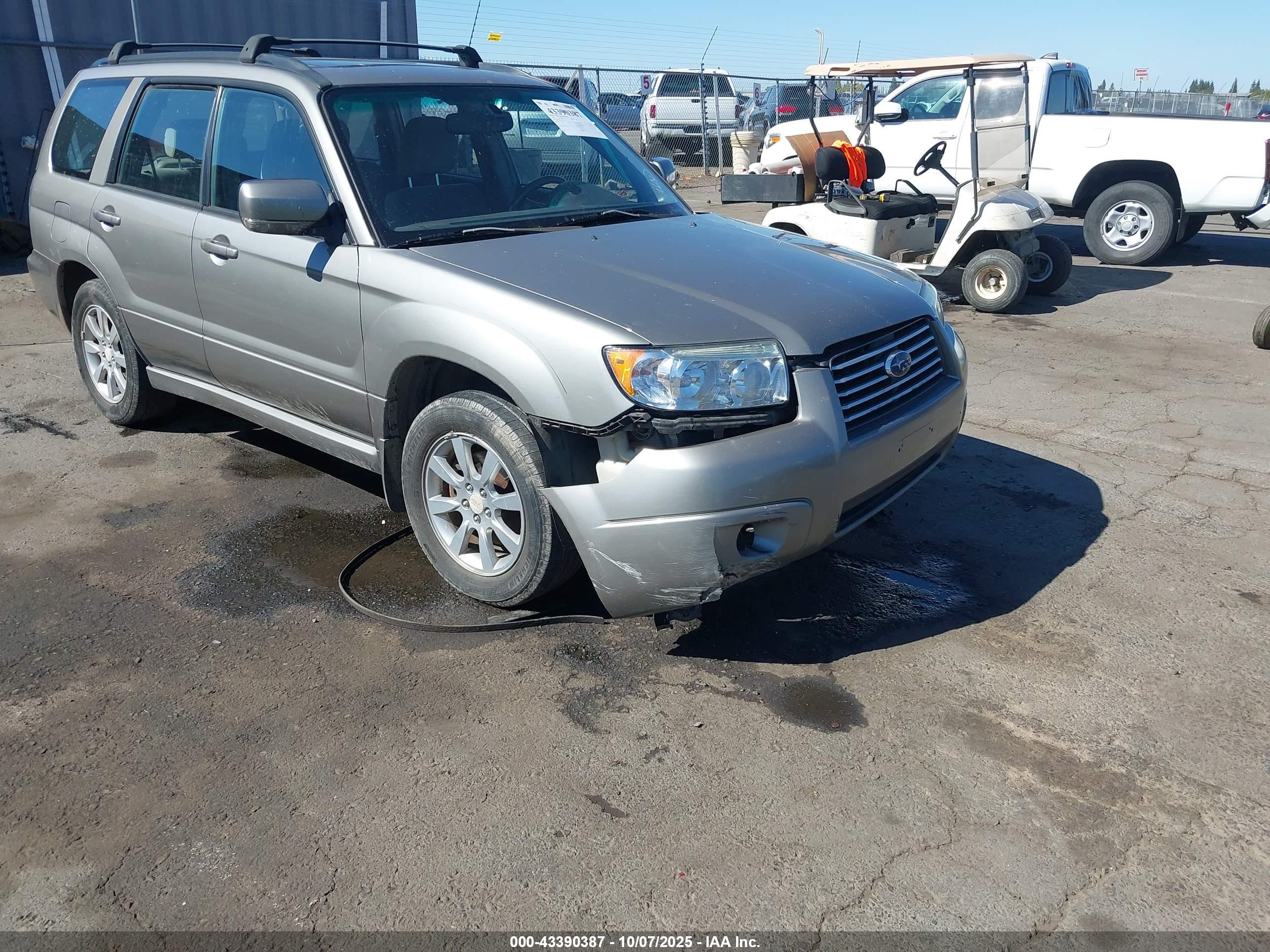 SUBARU FORESTER image 6