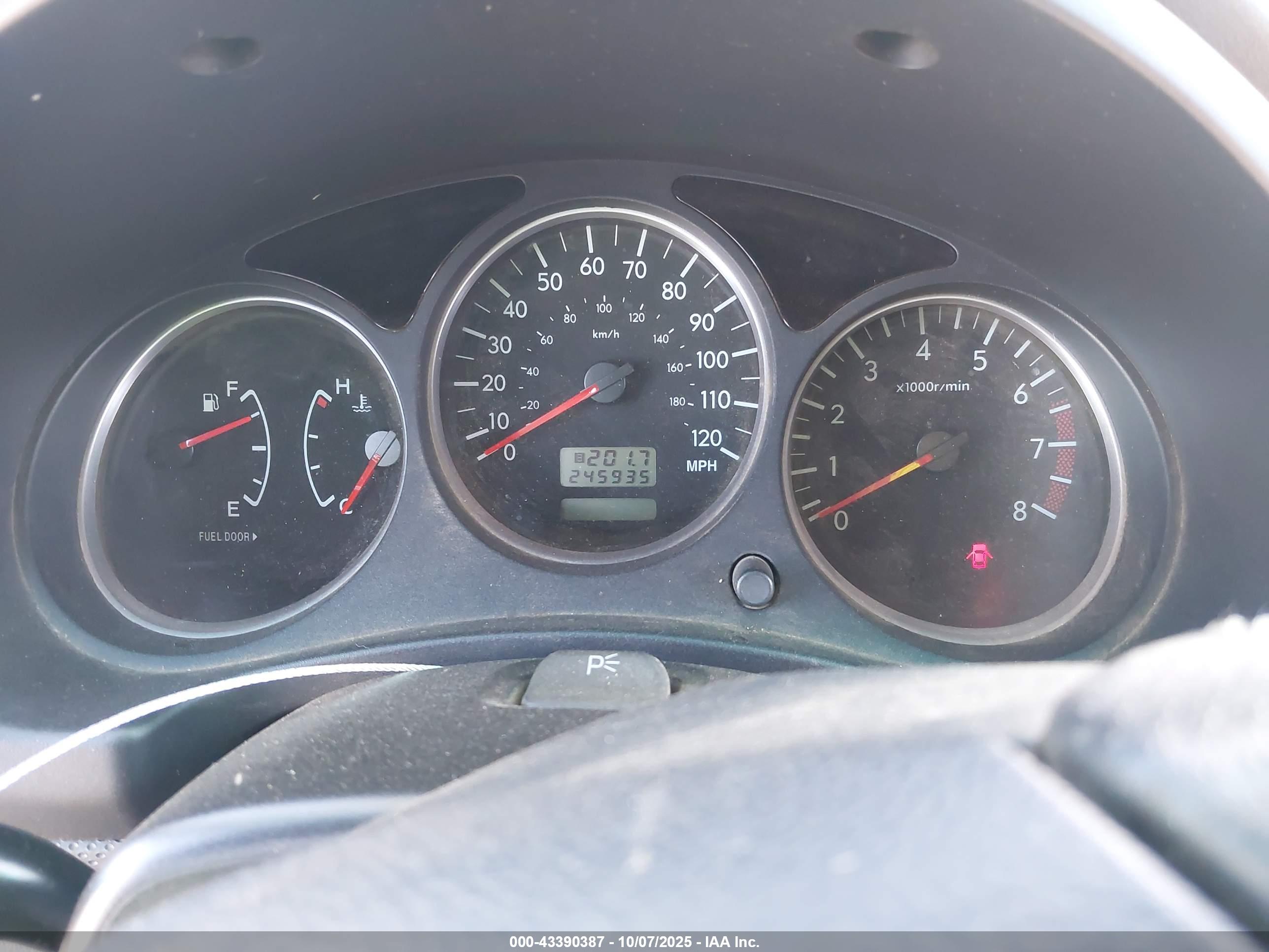 SUBARU FORESTER image 7