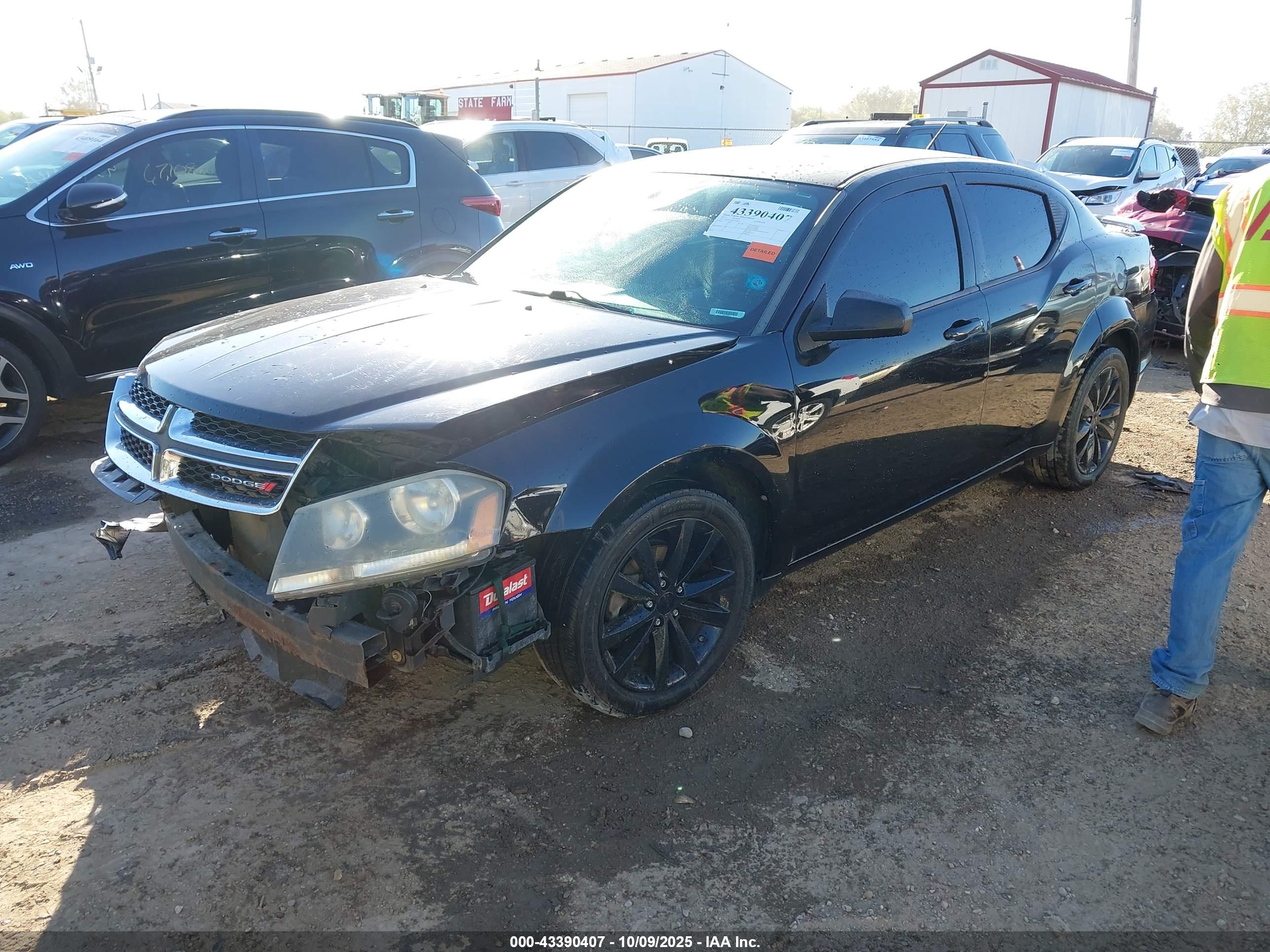 DODGE AVENGER image 2