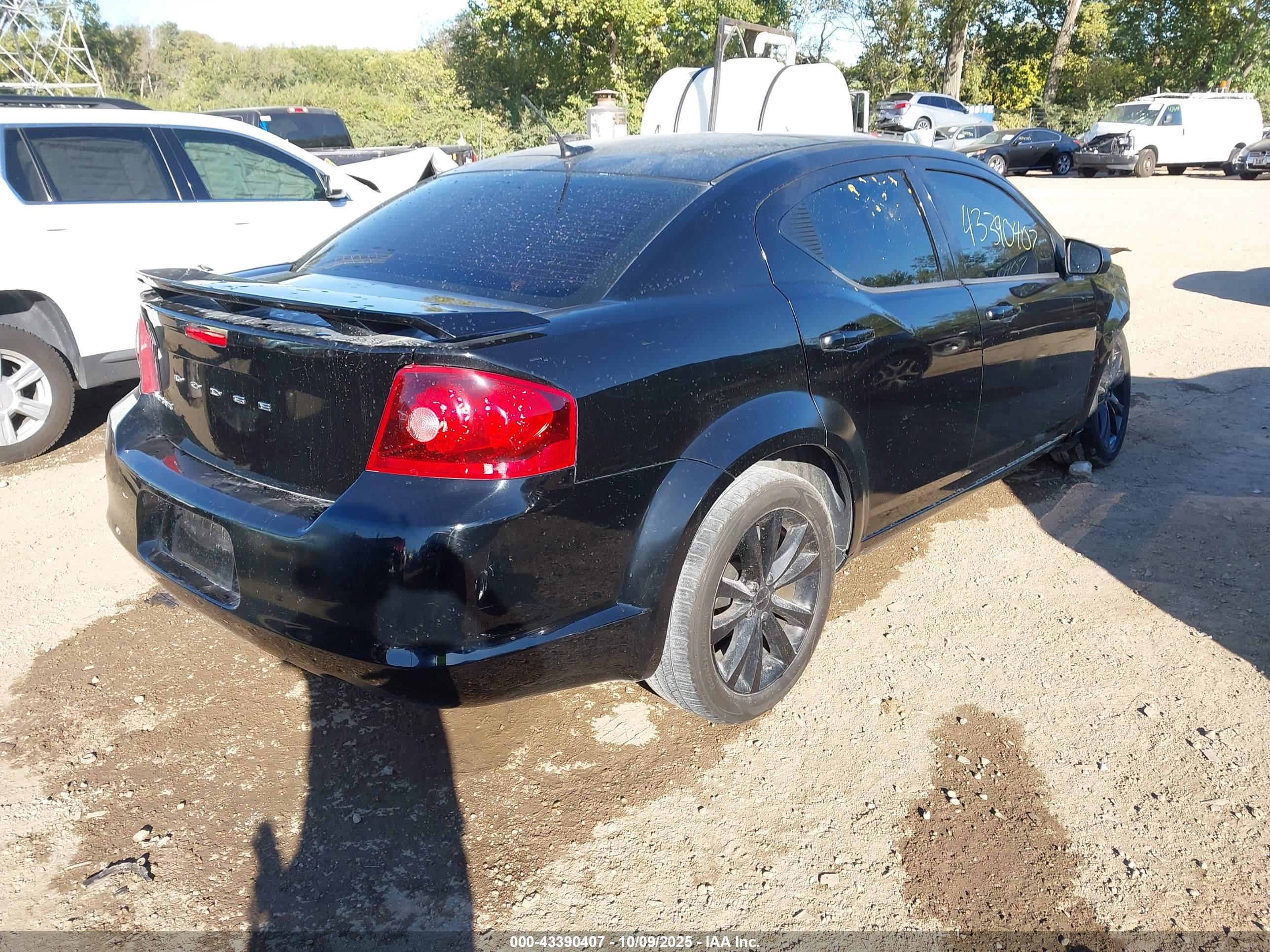 DODGE AVENGER image 4