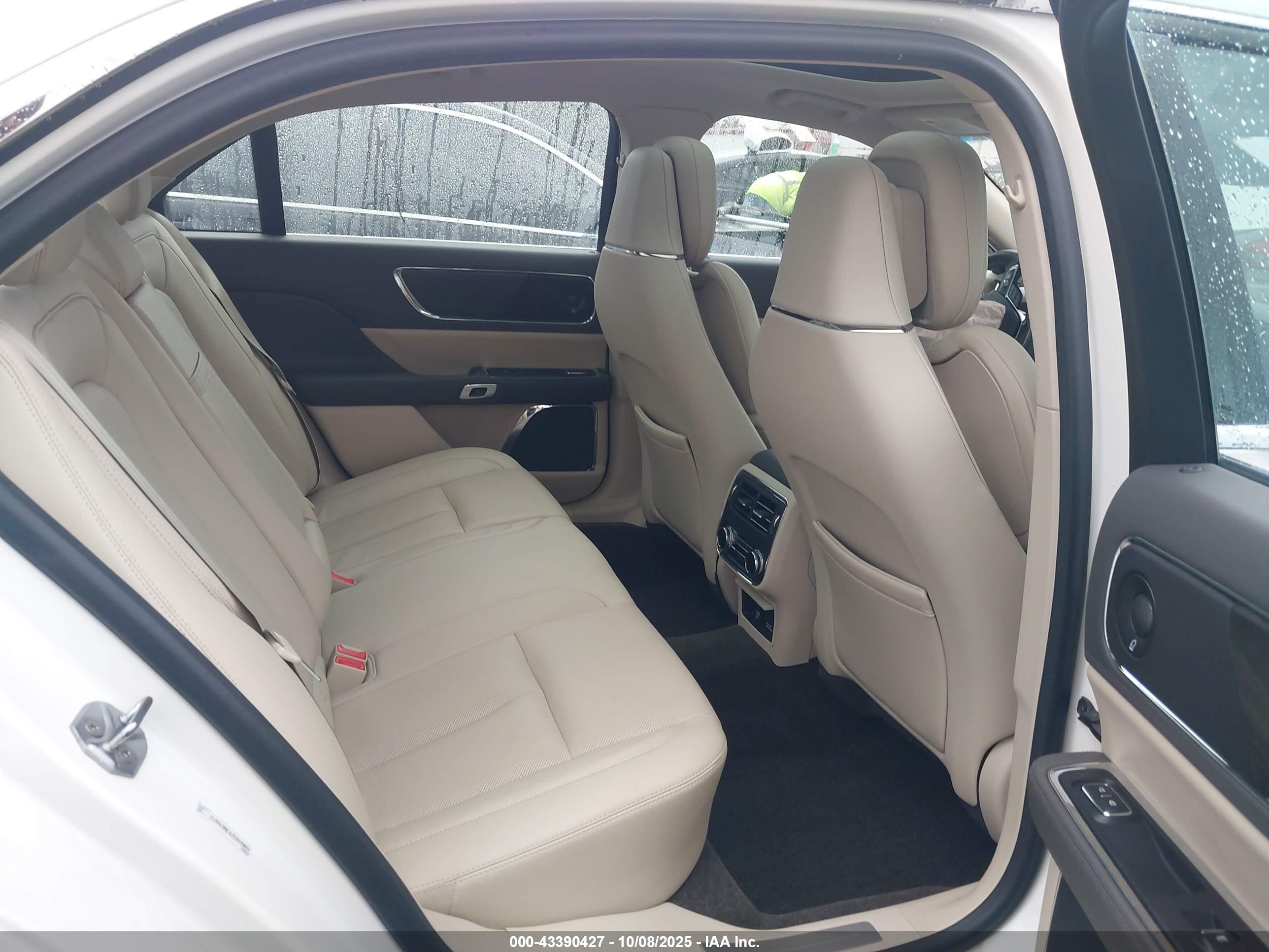 LINCOLN CONTINENTAL image 8