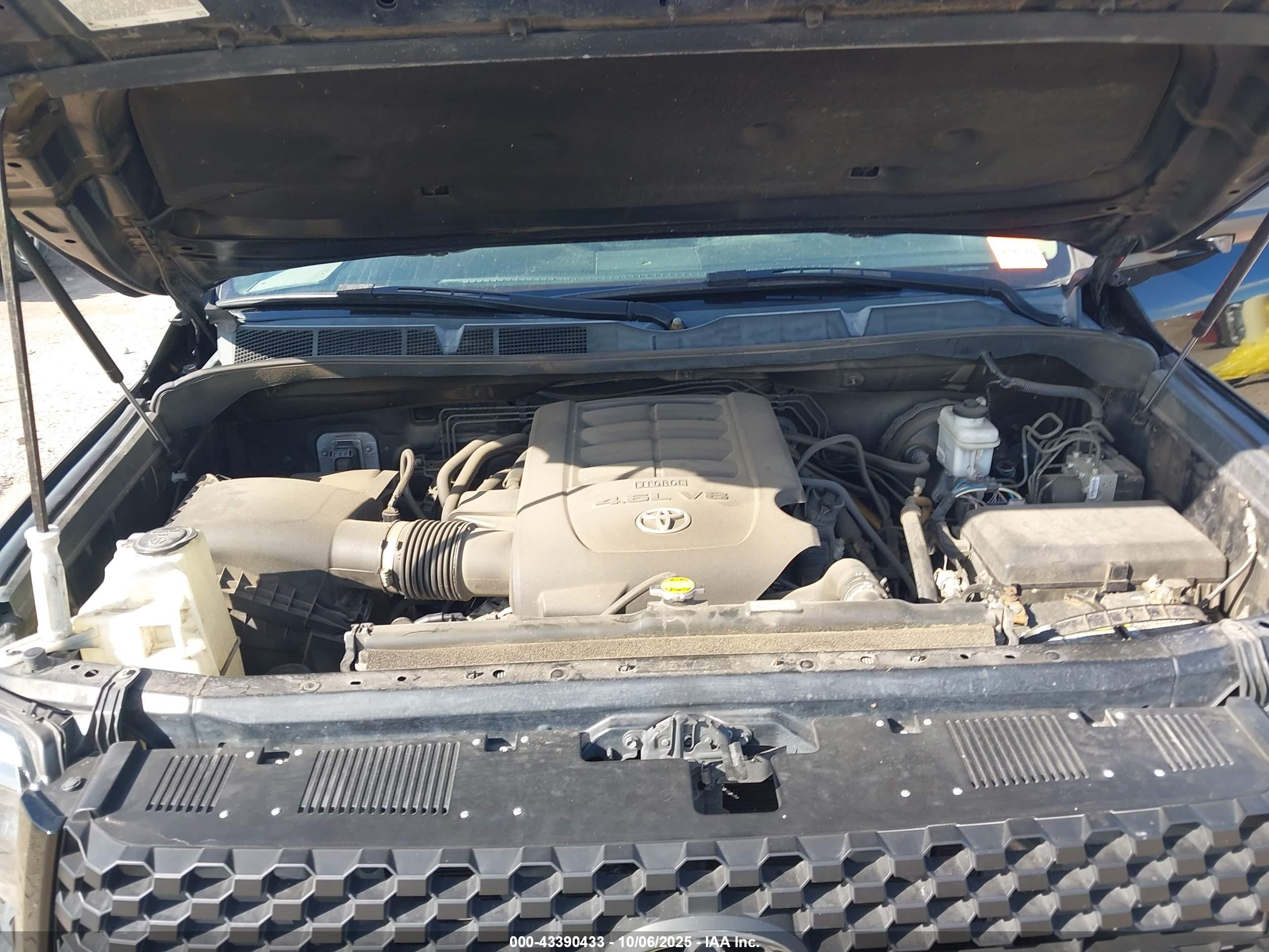 TOYOTA TUNDRA image 10