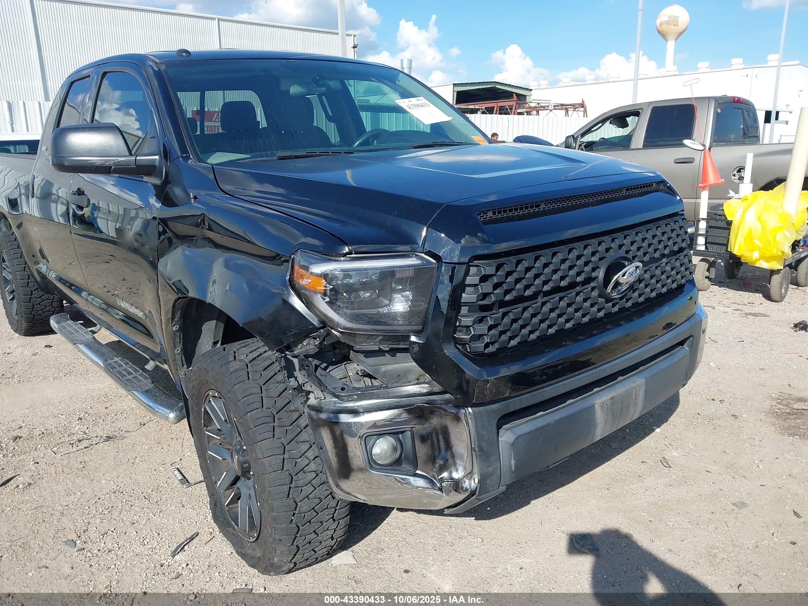 TOYOTA TUNDRA image 6