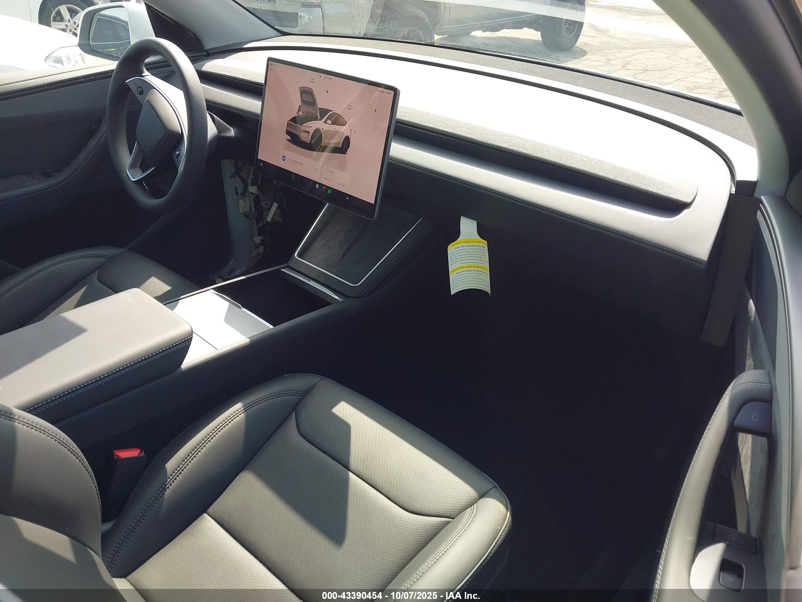 TESLA MODEL image 5